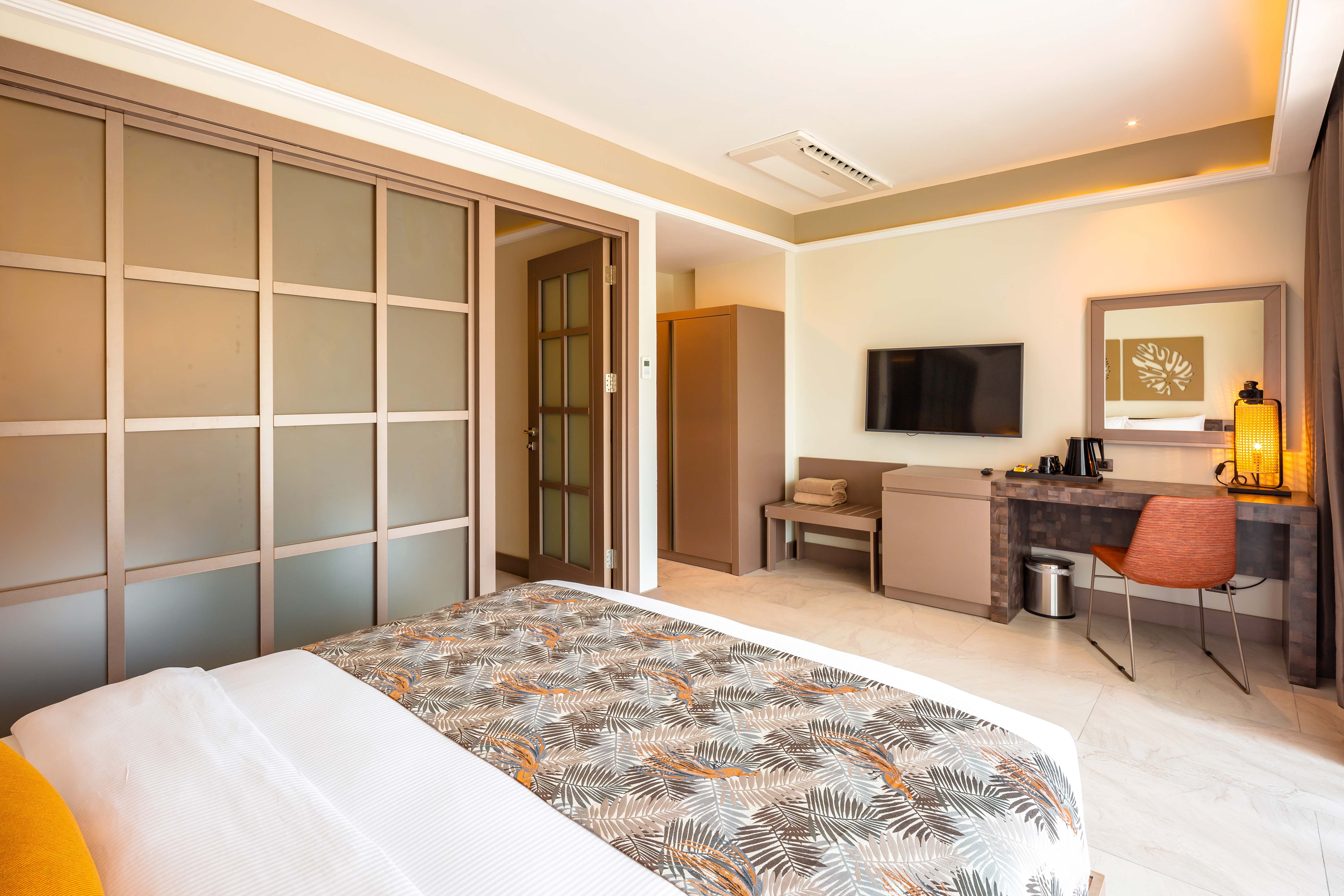 Family Room Deluxe Two Bedroom