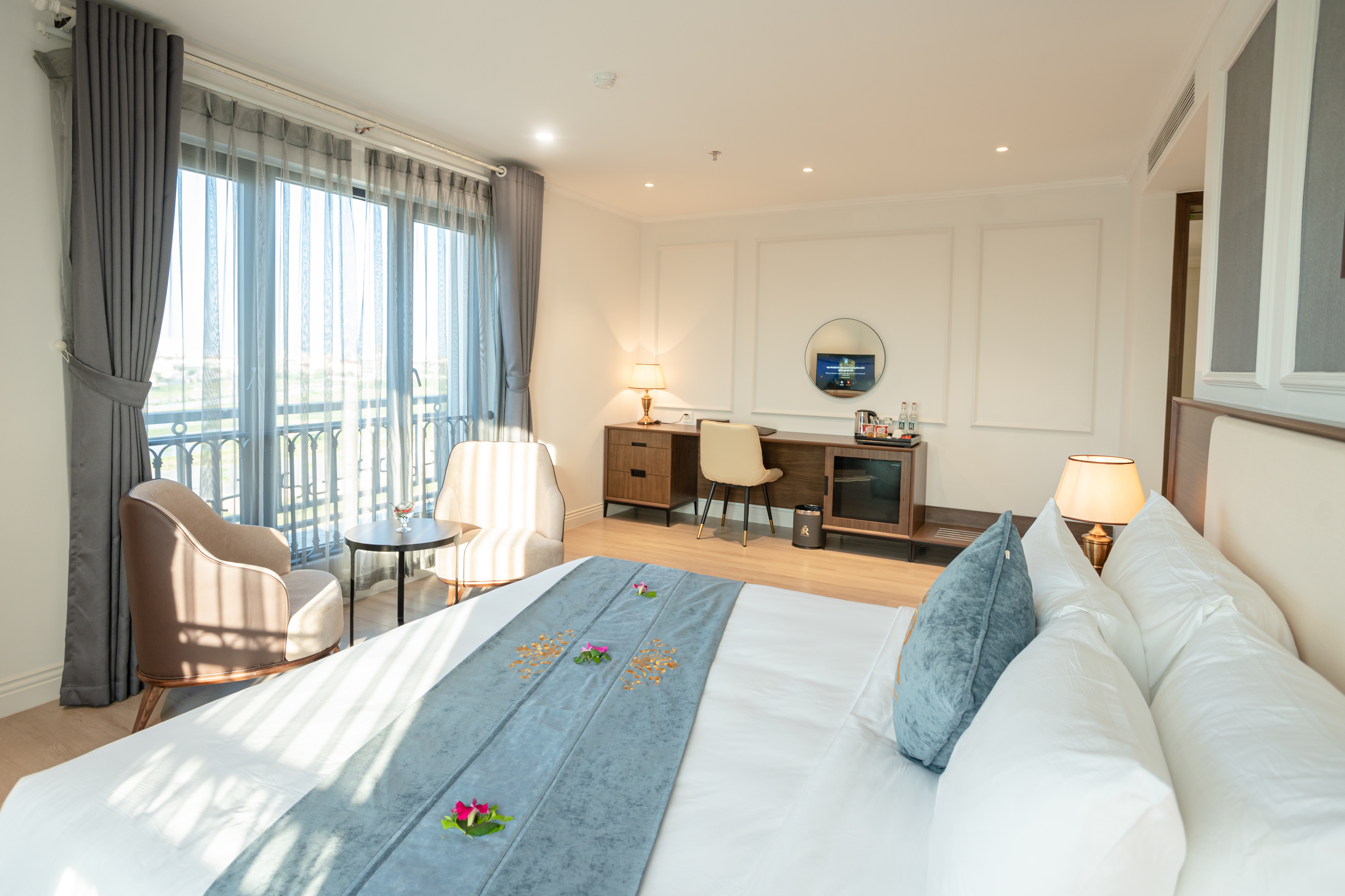 Double Deluxe King Bed