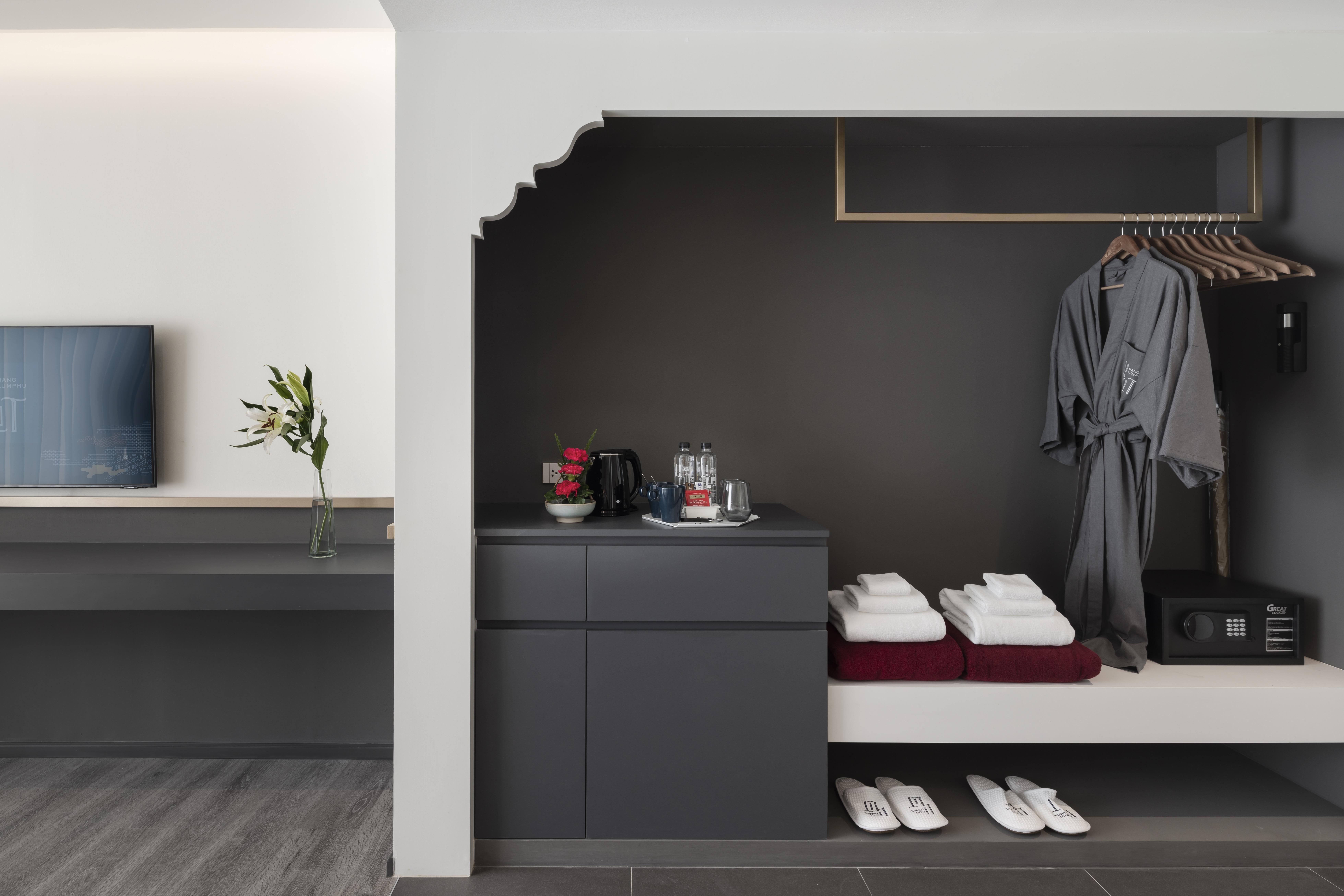 Double Deluxe One Bed