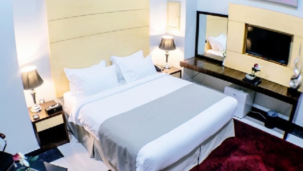 Double Deluxe King Bed