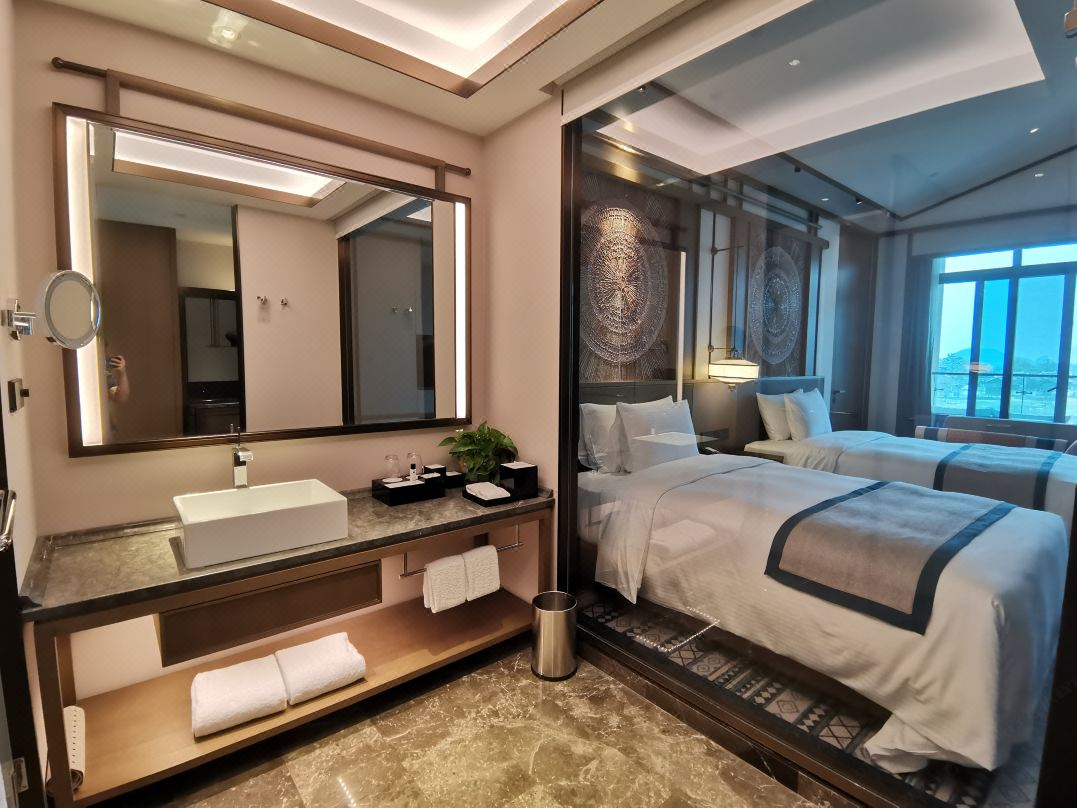 Twin Deluxe with Views