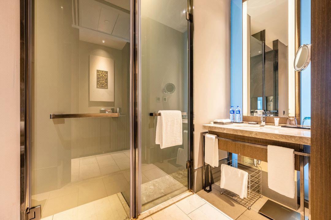 Twin Deluxe with Views