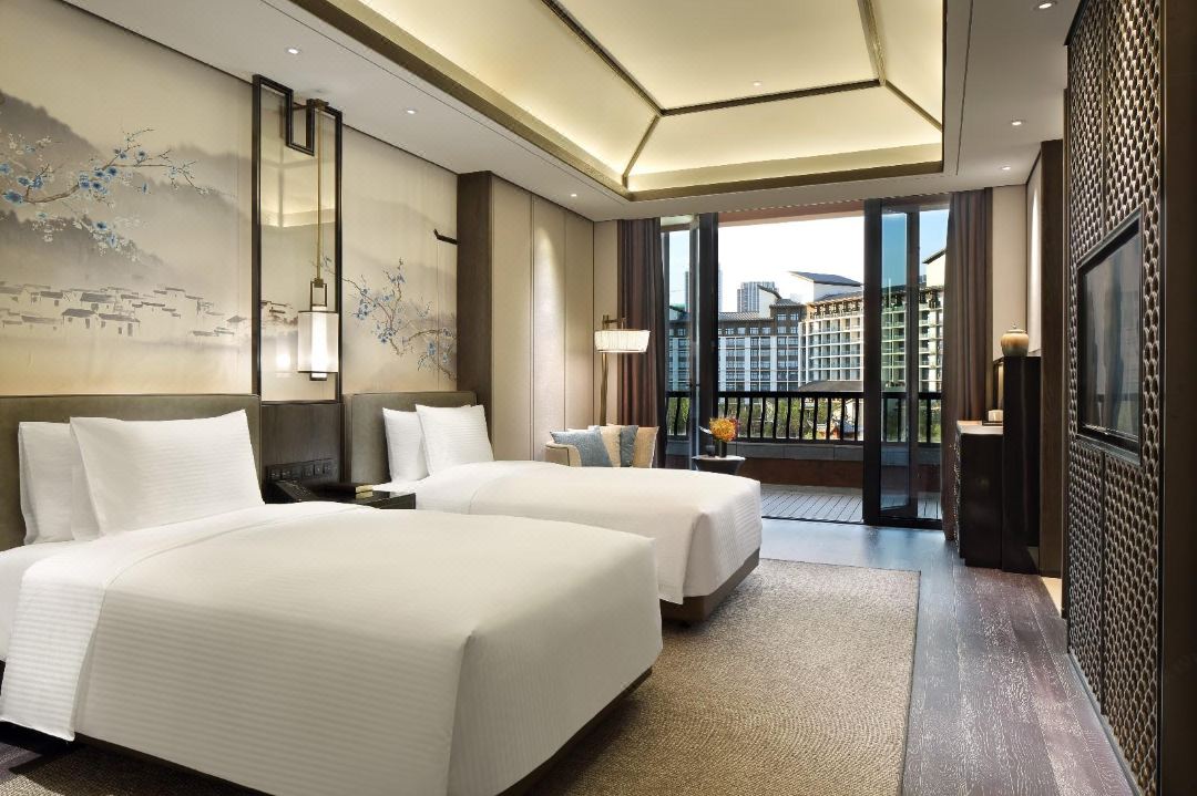 Twin Deluxe with Views