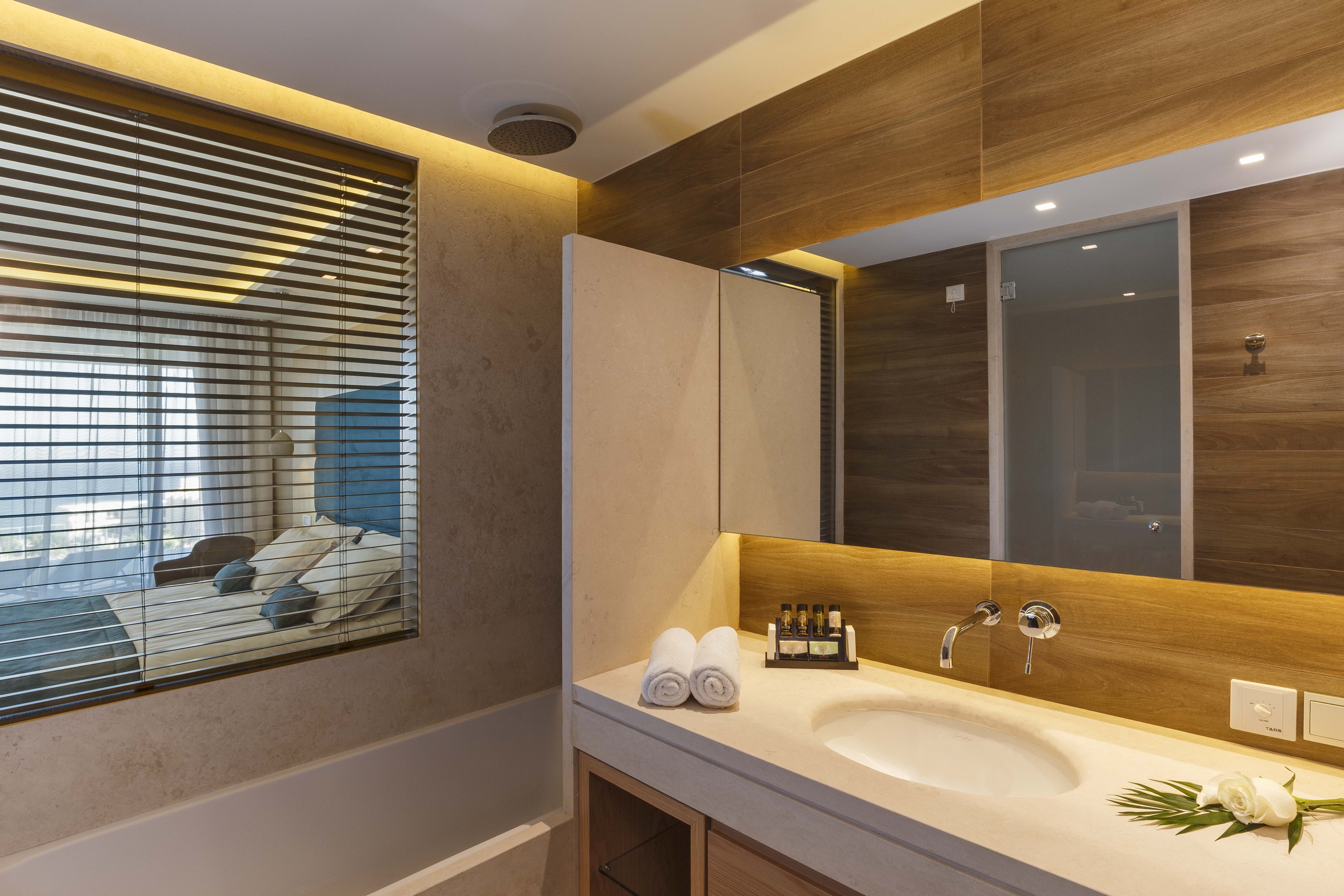 Double Deluxe Side Sea View