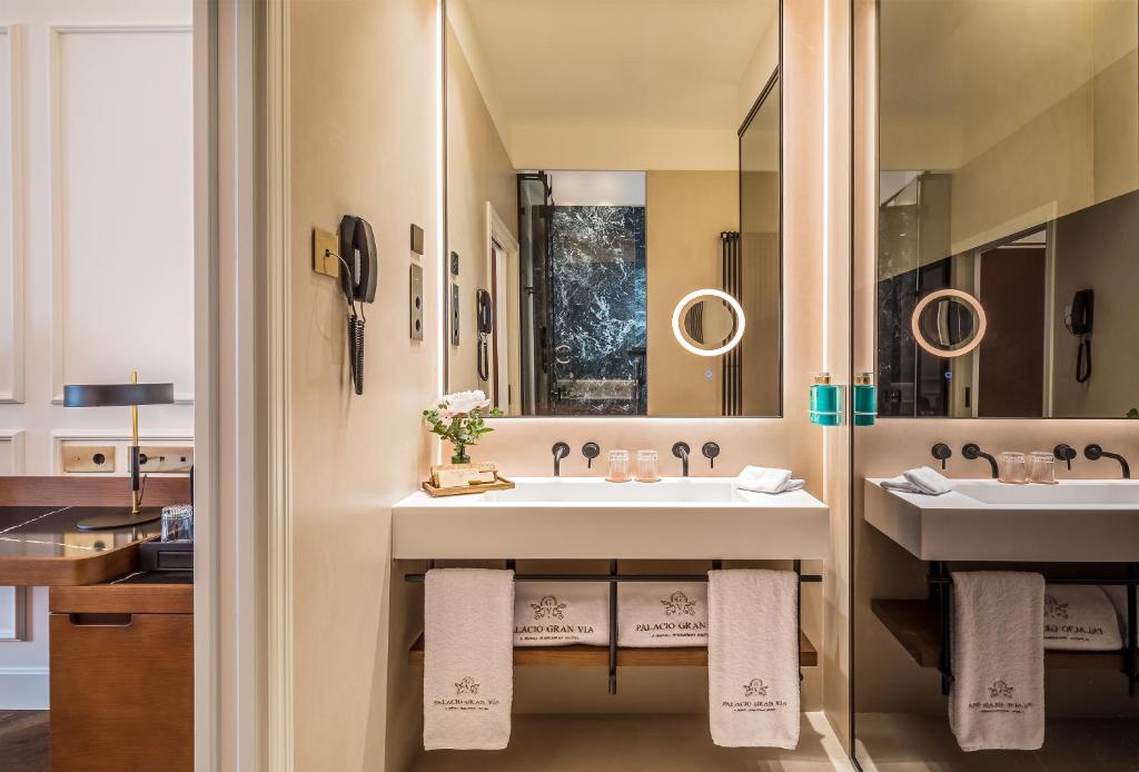 Family Room Connecting Room