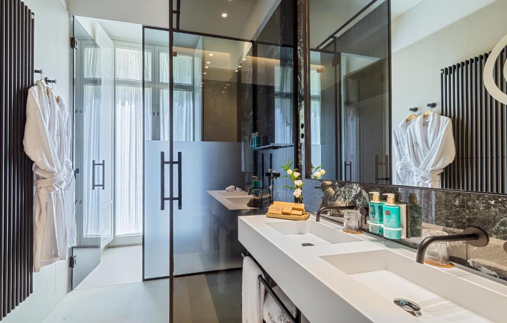 Double or Twin Deluxe