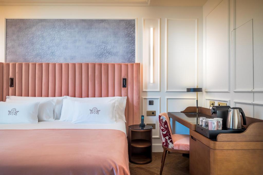 Double or Twin Deluxe