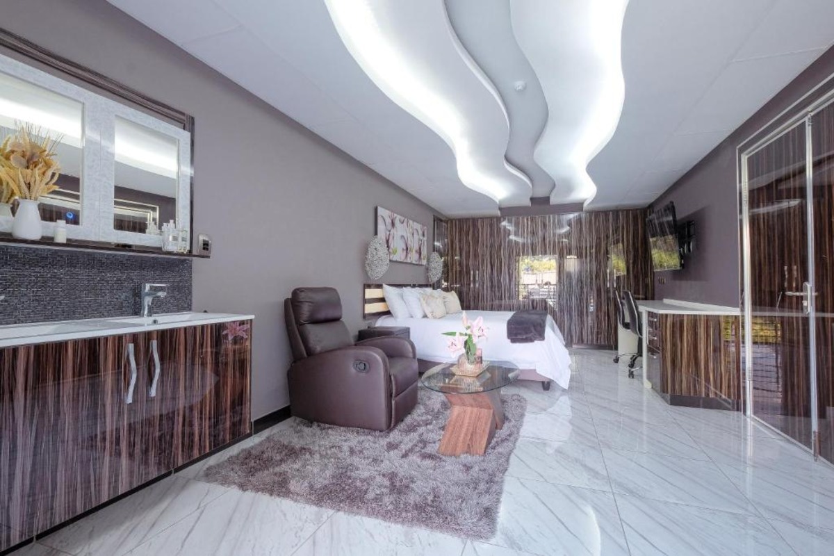 Double Deluxe King Bed