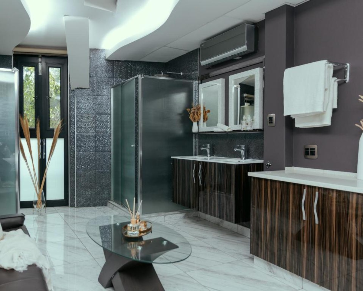 Quadruple Executive King Bed