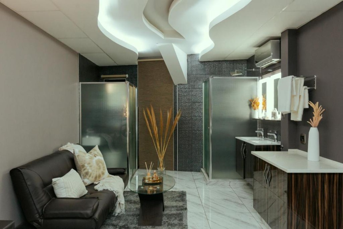 Double Deluxe King Bed