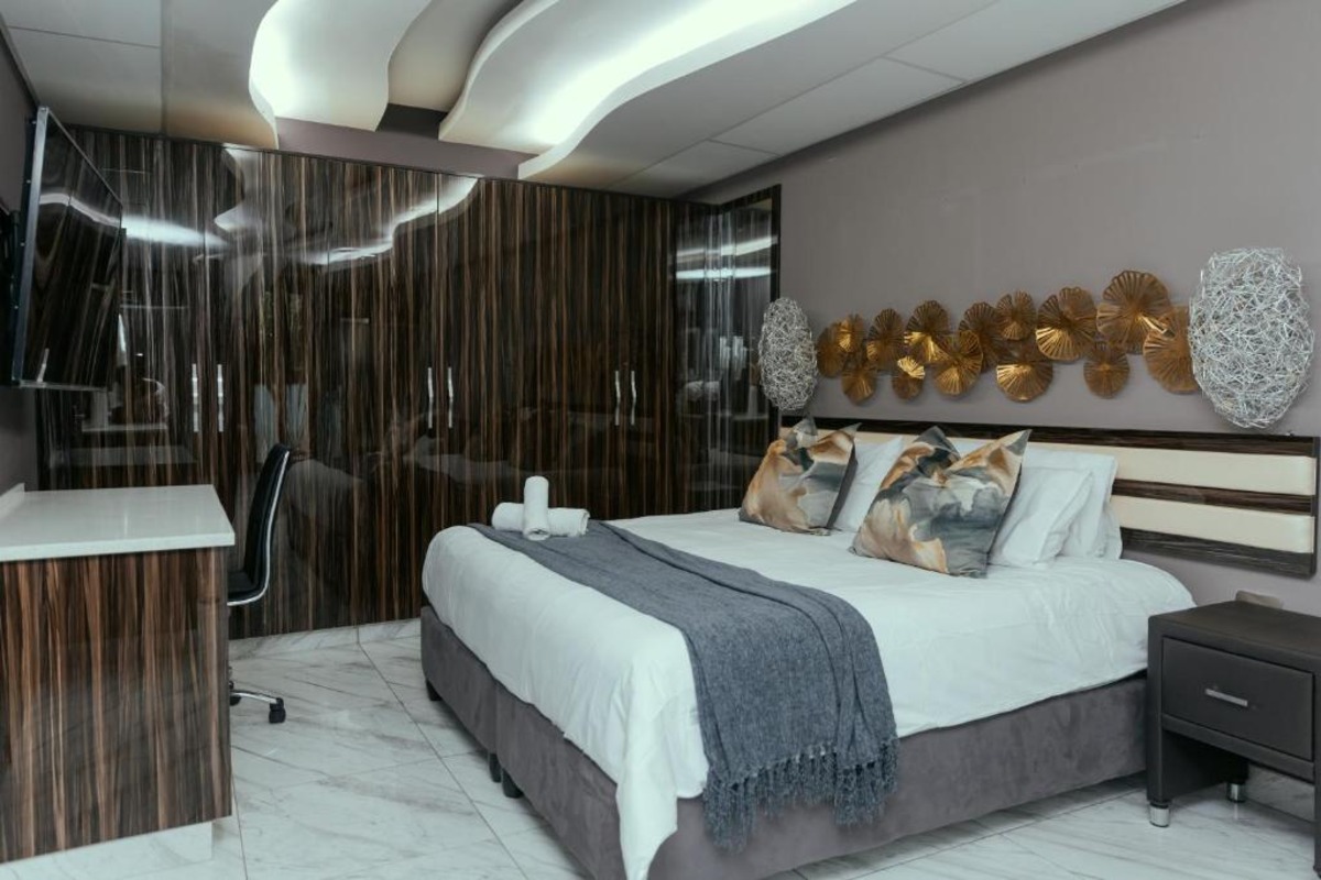 Quadruple Executive King Bed