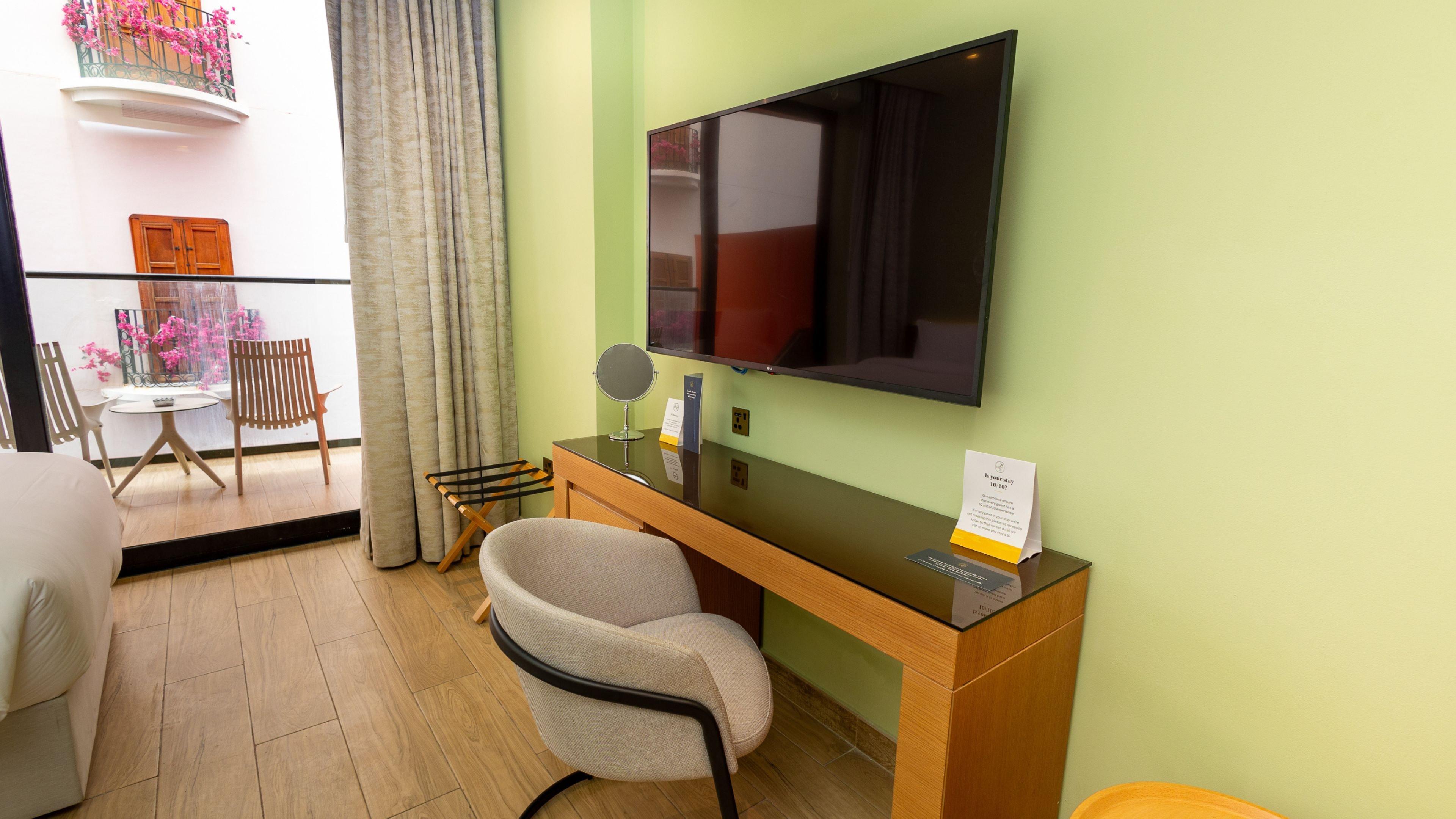 Twin Premium with Views