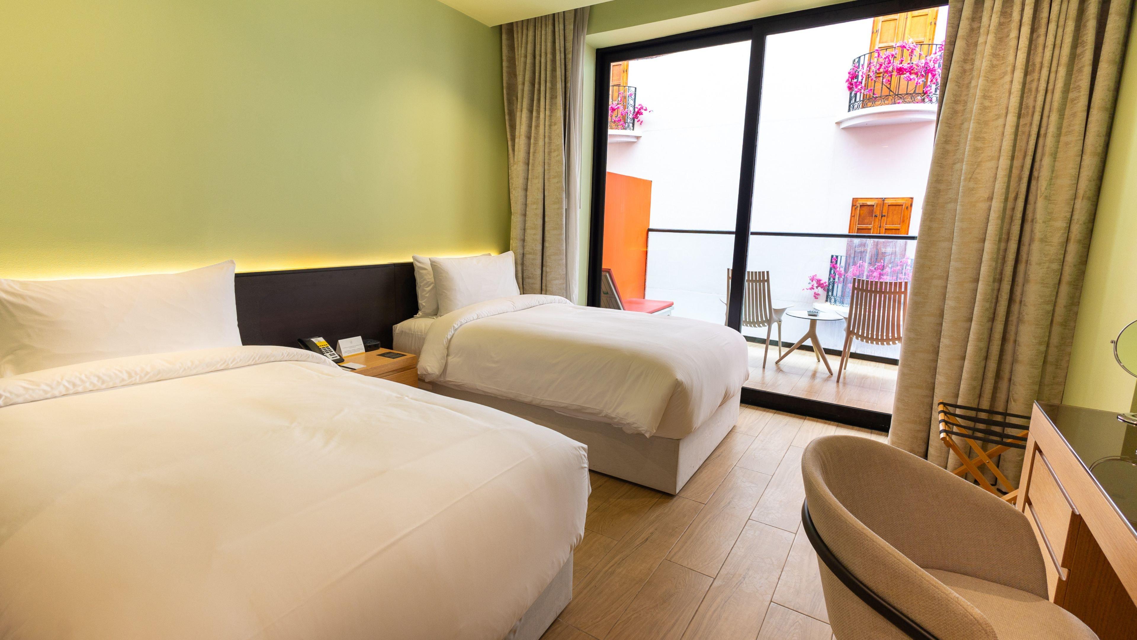 Twin Premium with Views