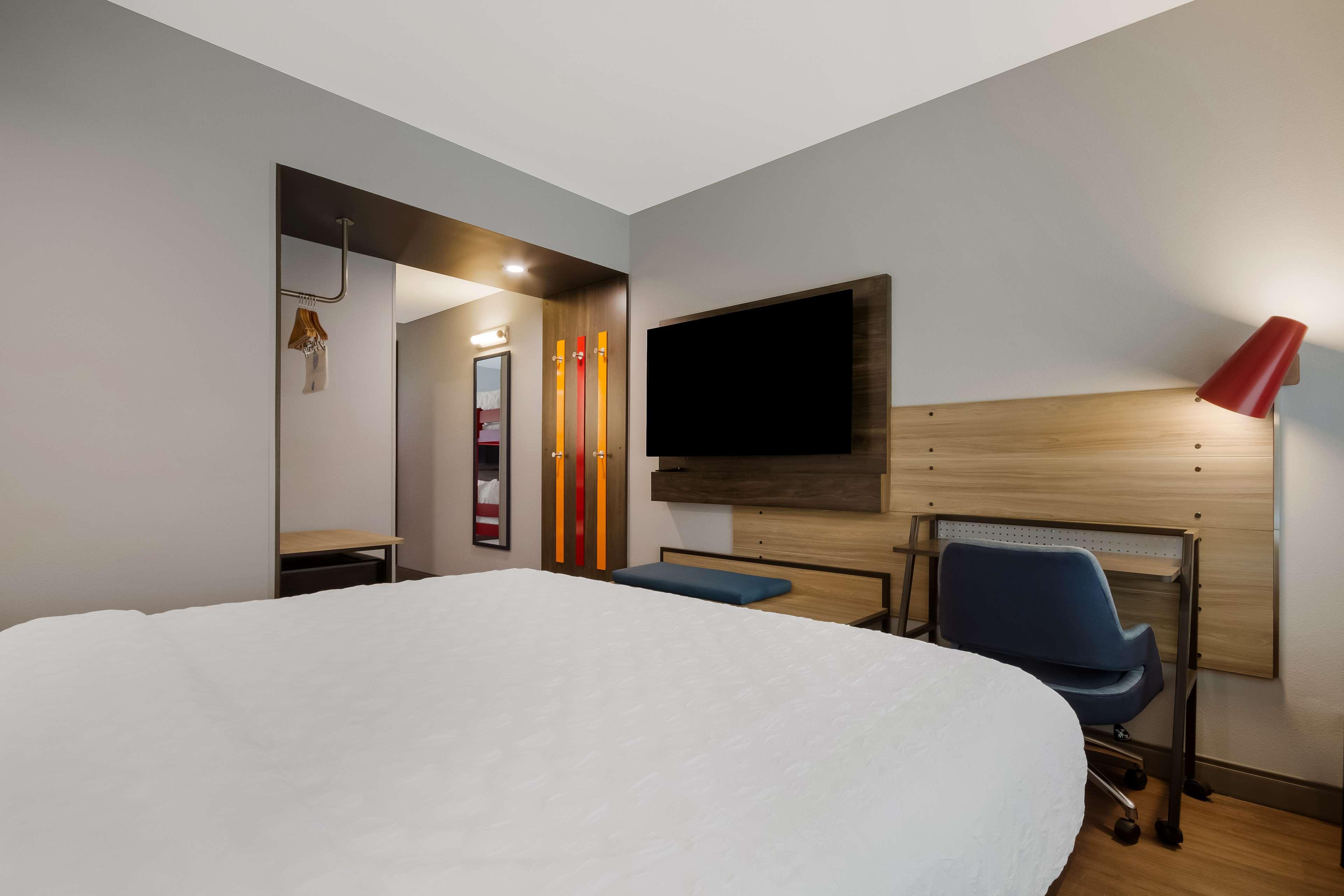 Quadruple Accessible King Size Bed