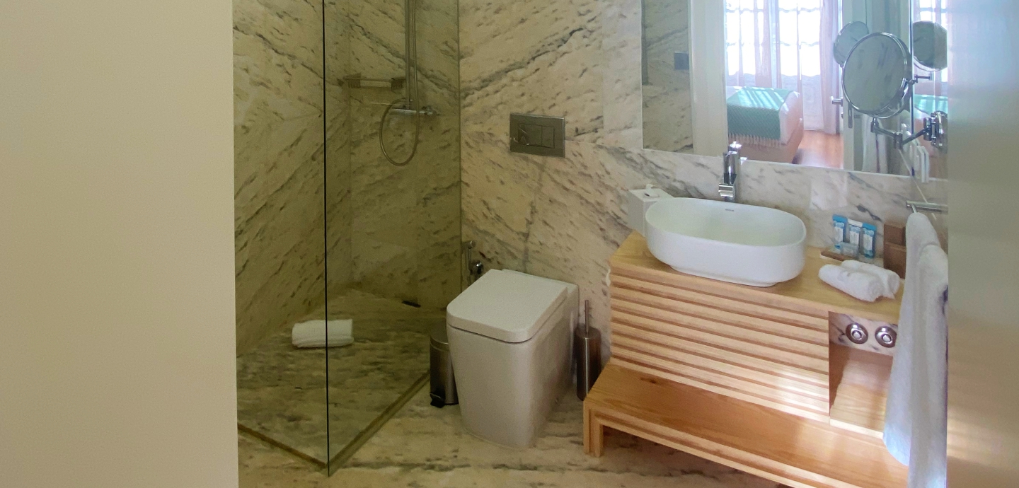 Studio Penthouse with Views