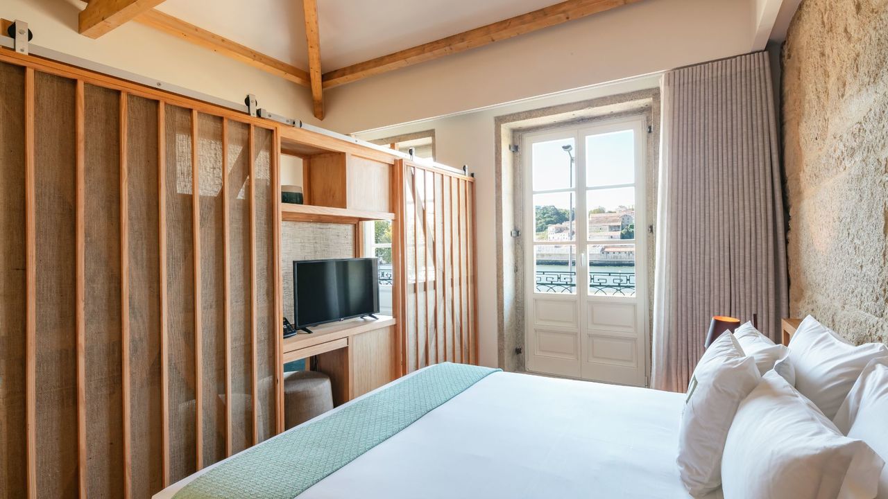 Studio Penthouse with Views