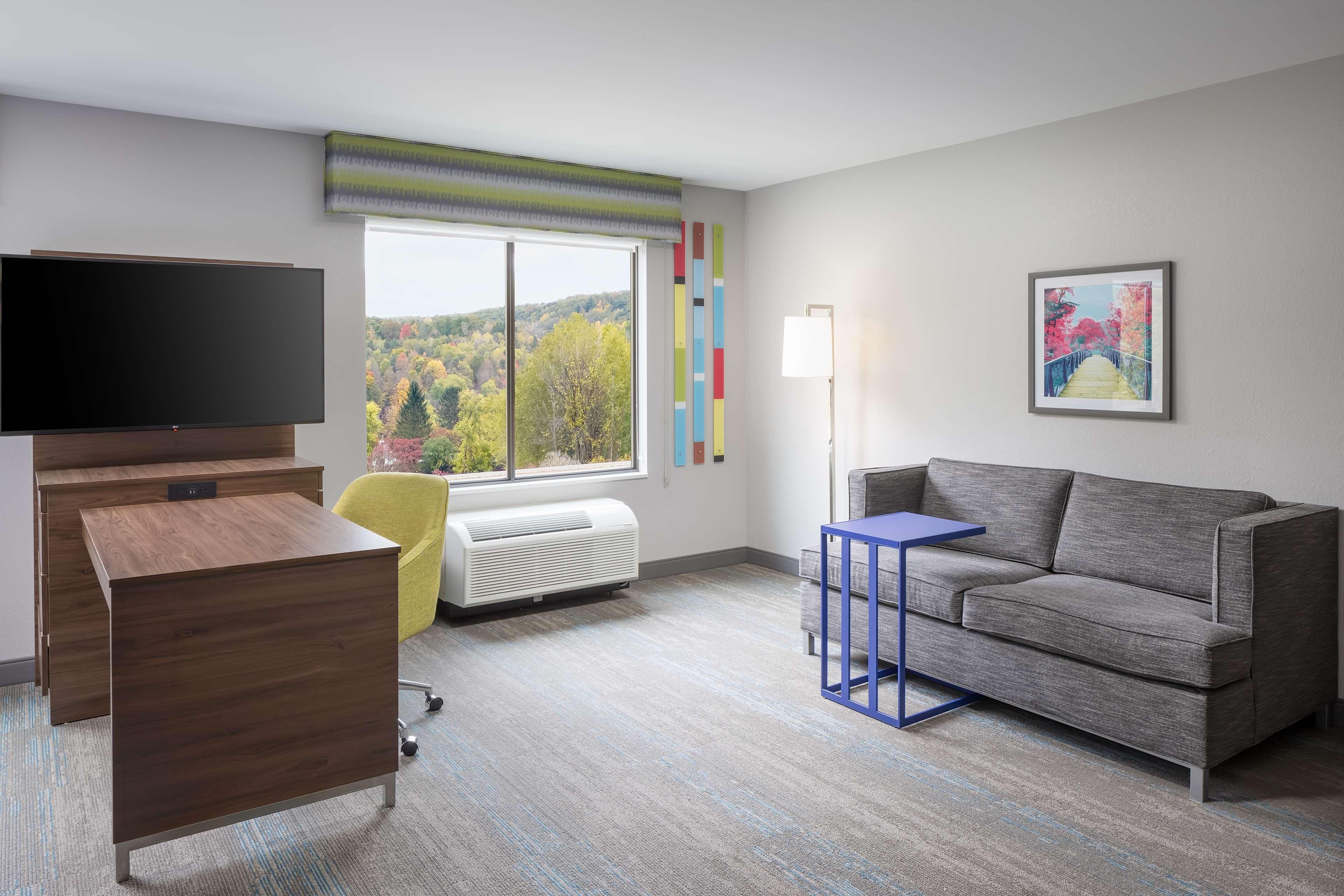 Studio King Size Bed