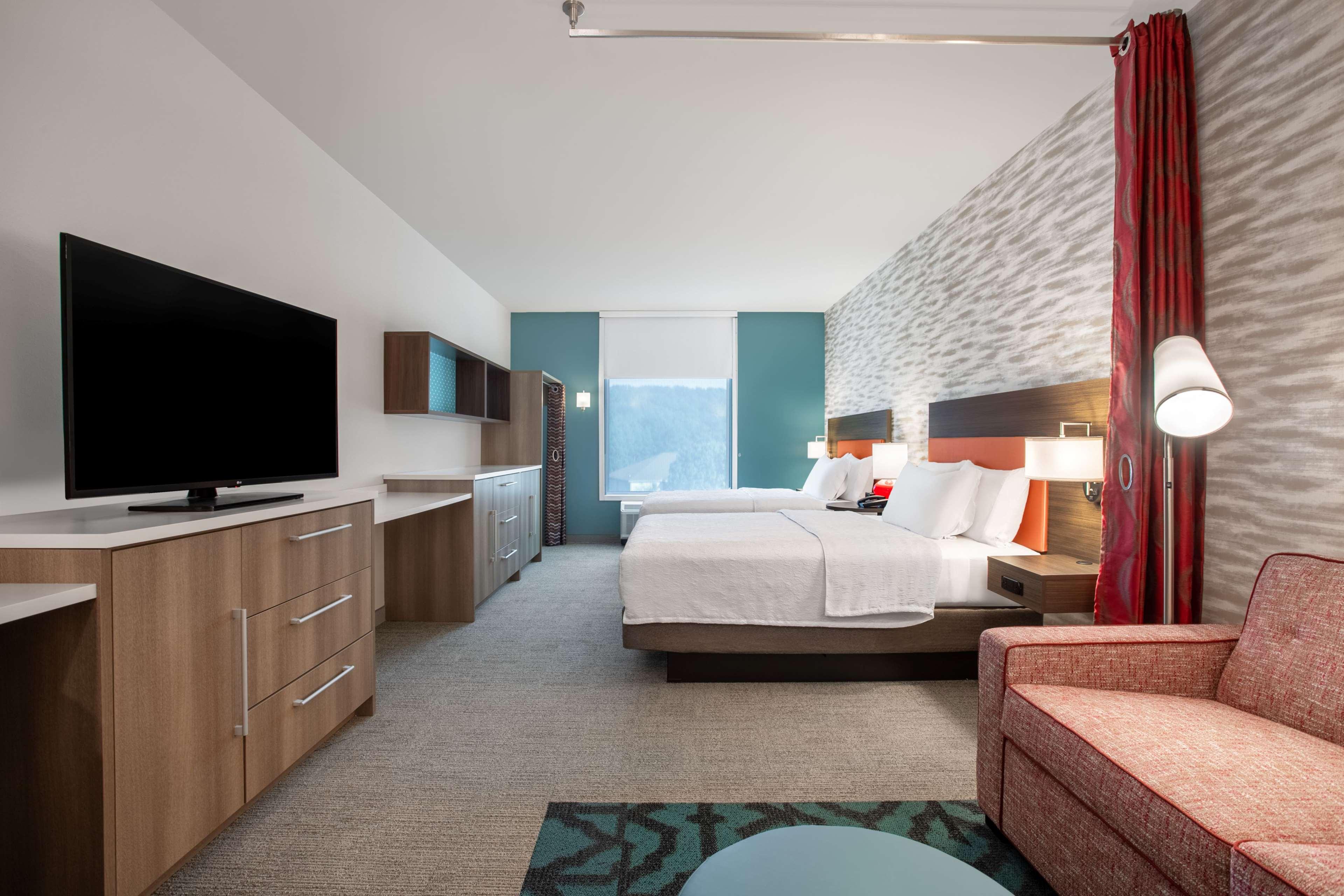 Studio Accessible-two Queen Beds