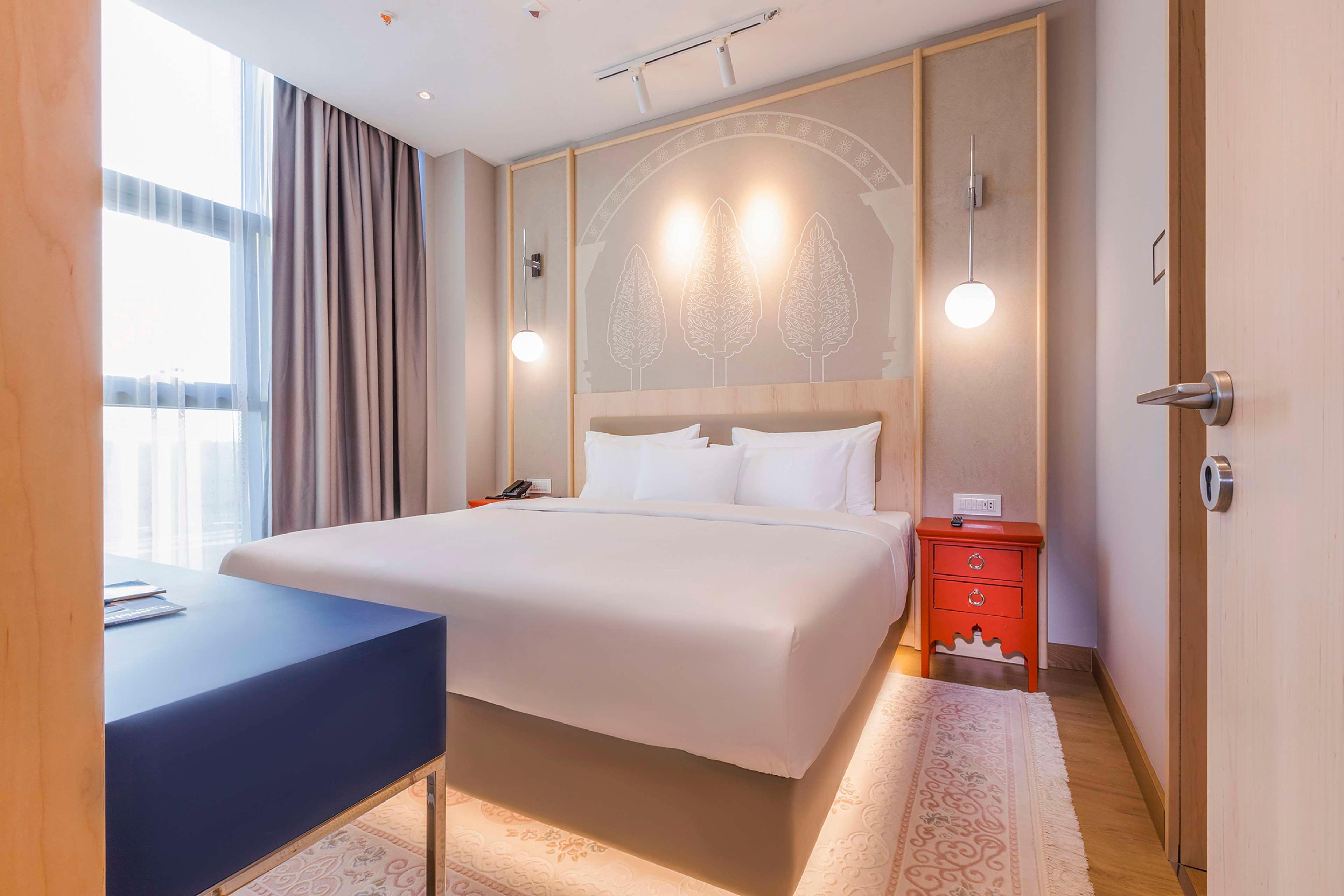 Double Deluxe King Bed