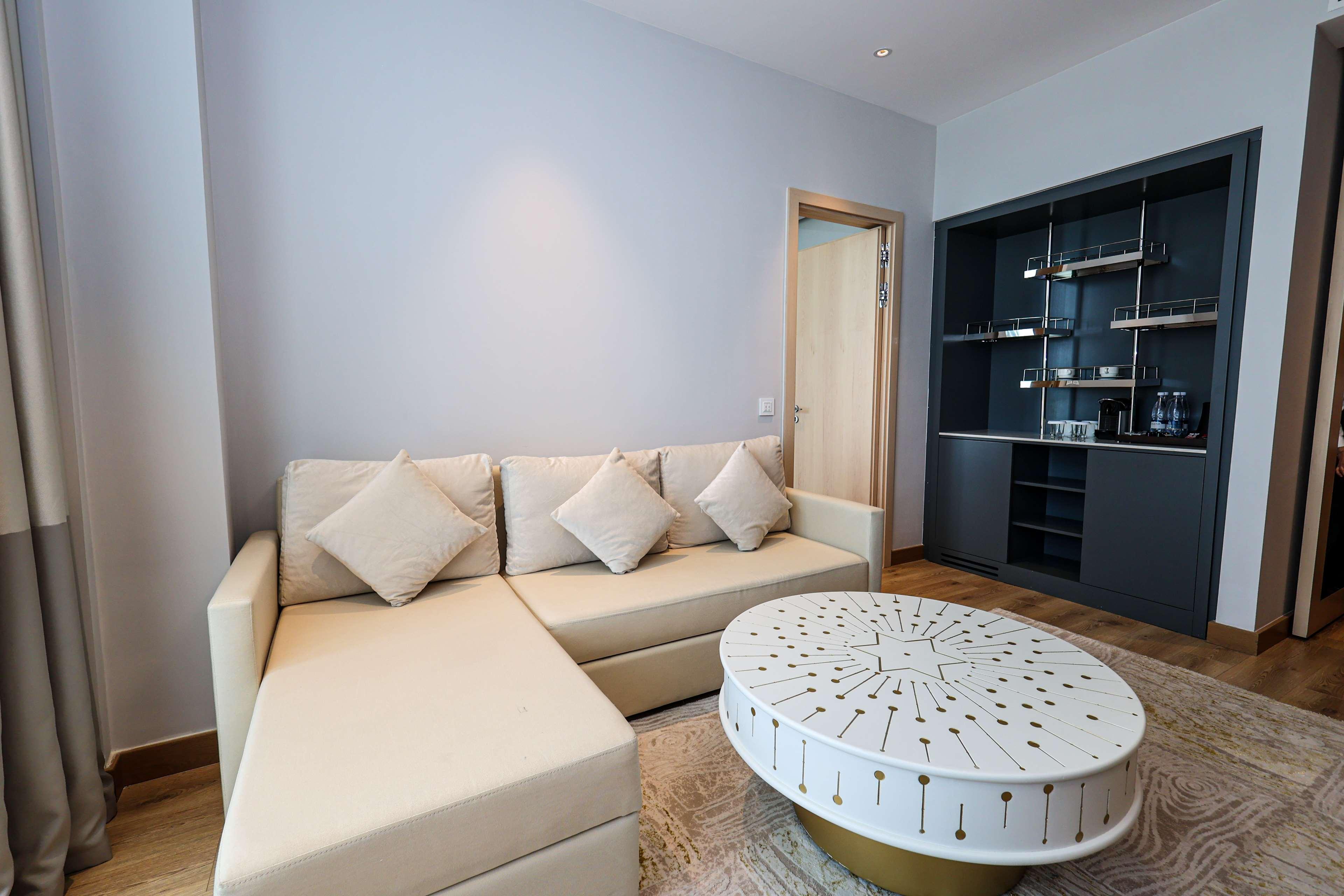 Suite King Bed One Bedroom 