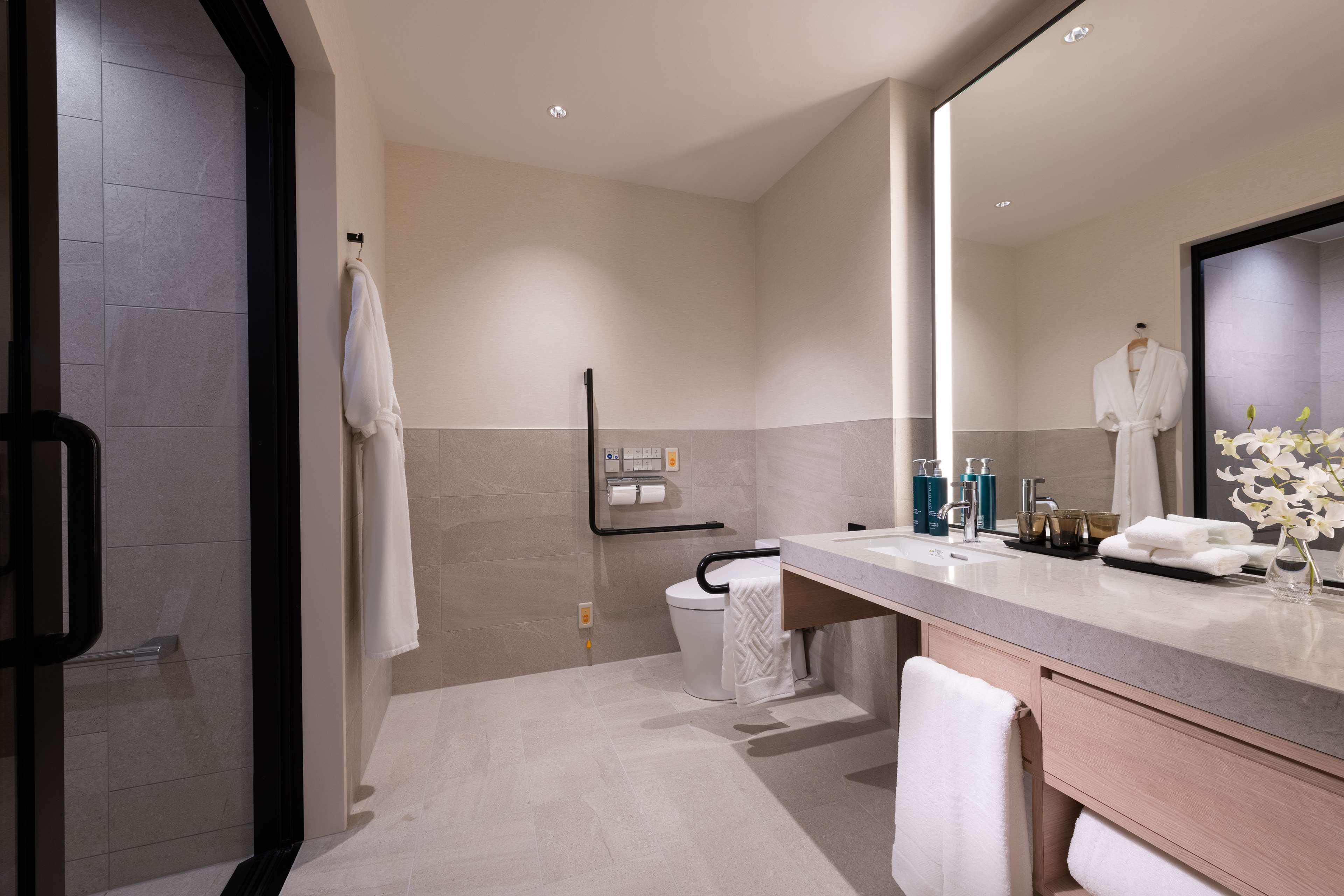 Double Accessible King Size Bed