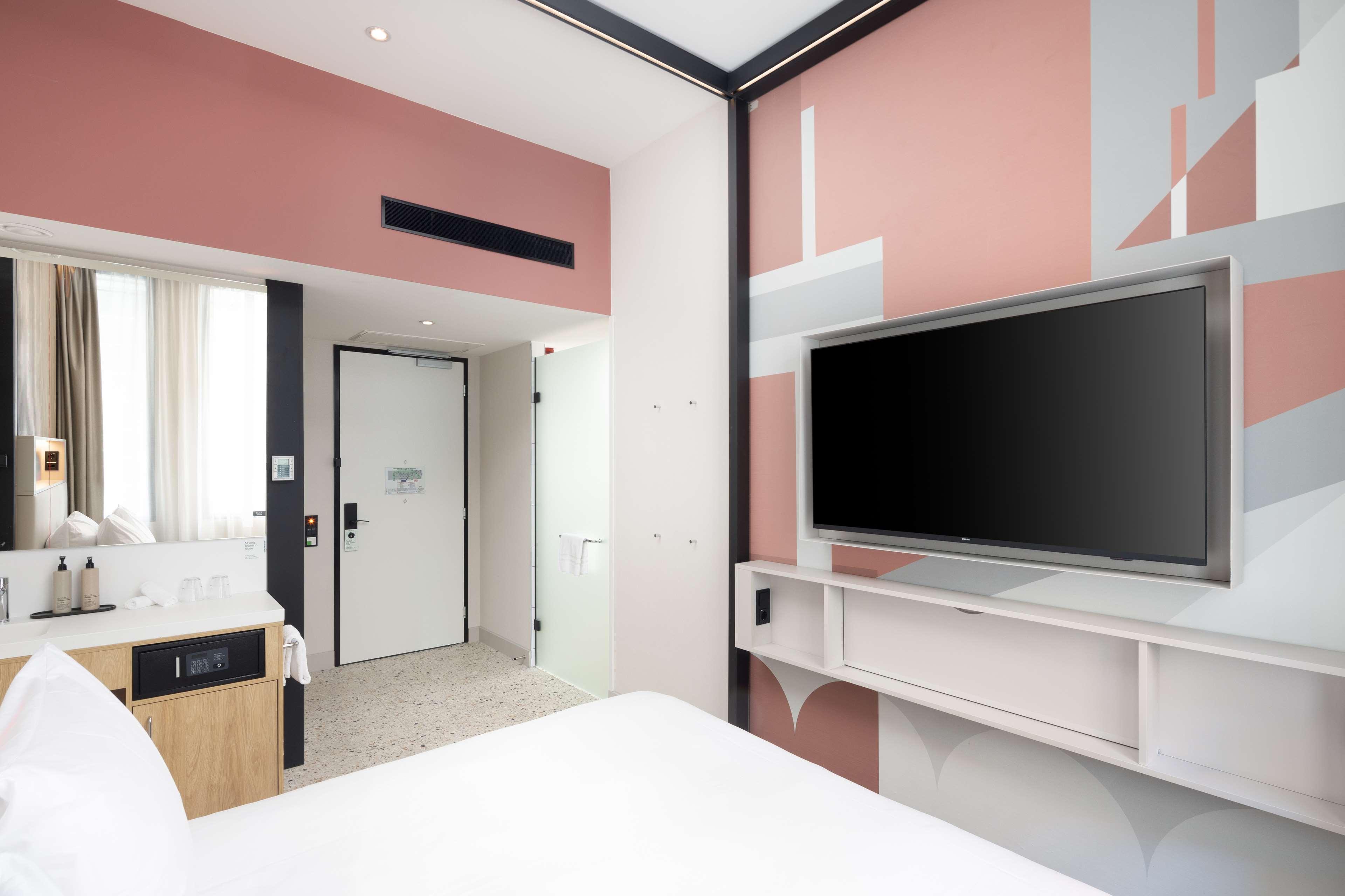 Double Accessible King Size Bed