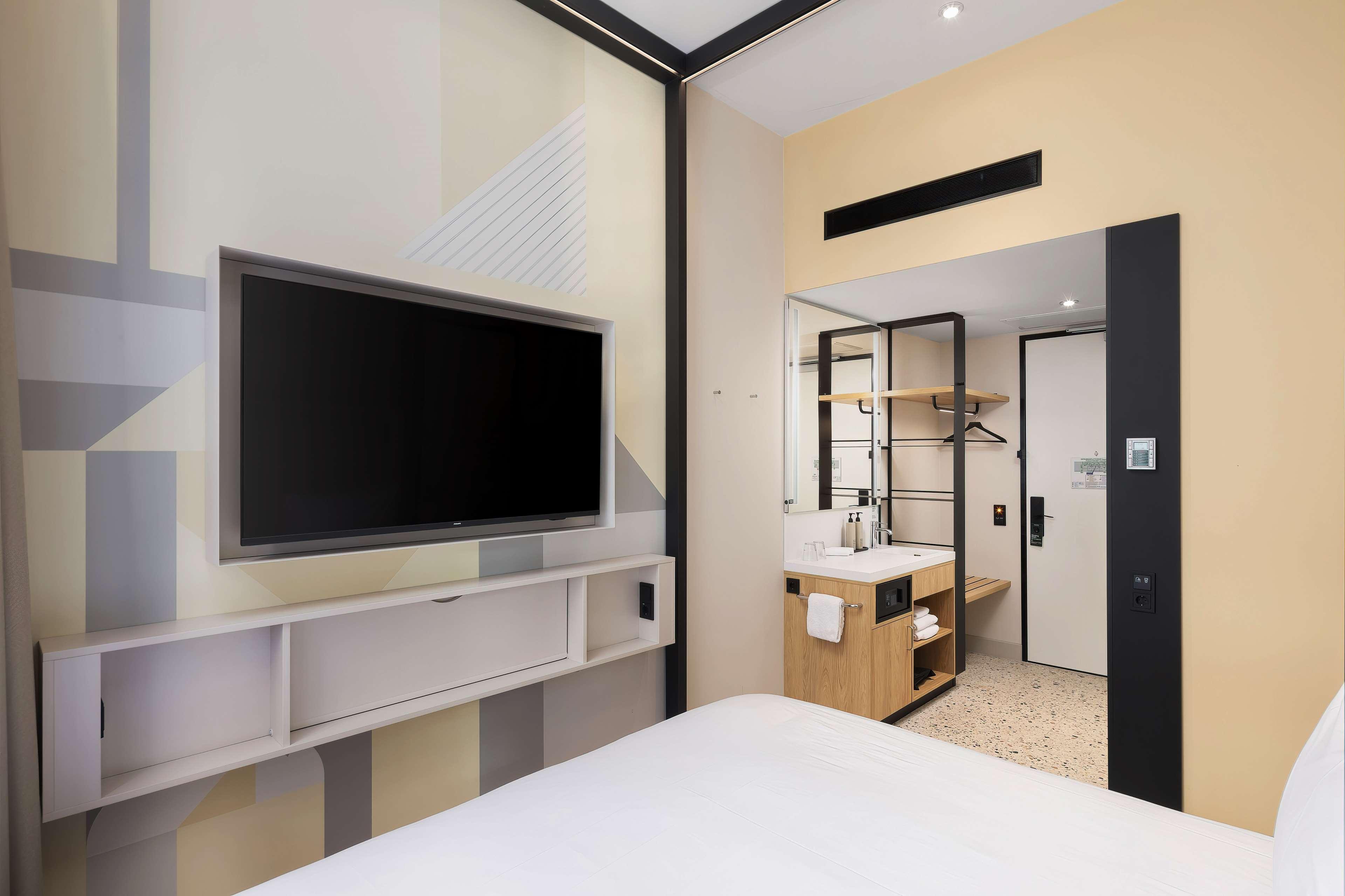 Double King Size Bed