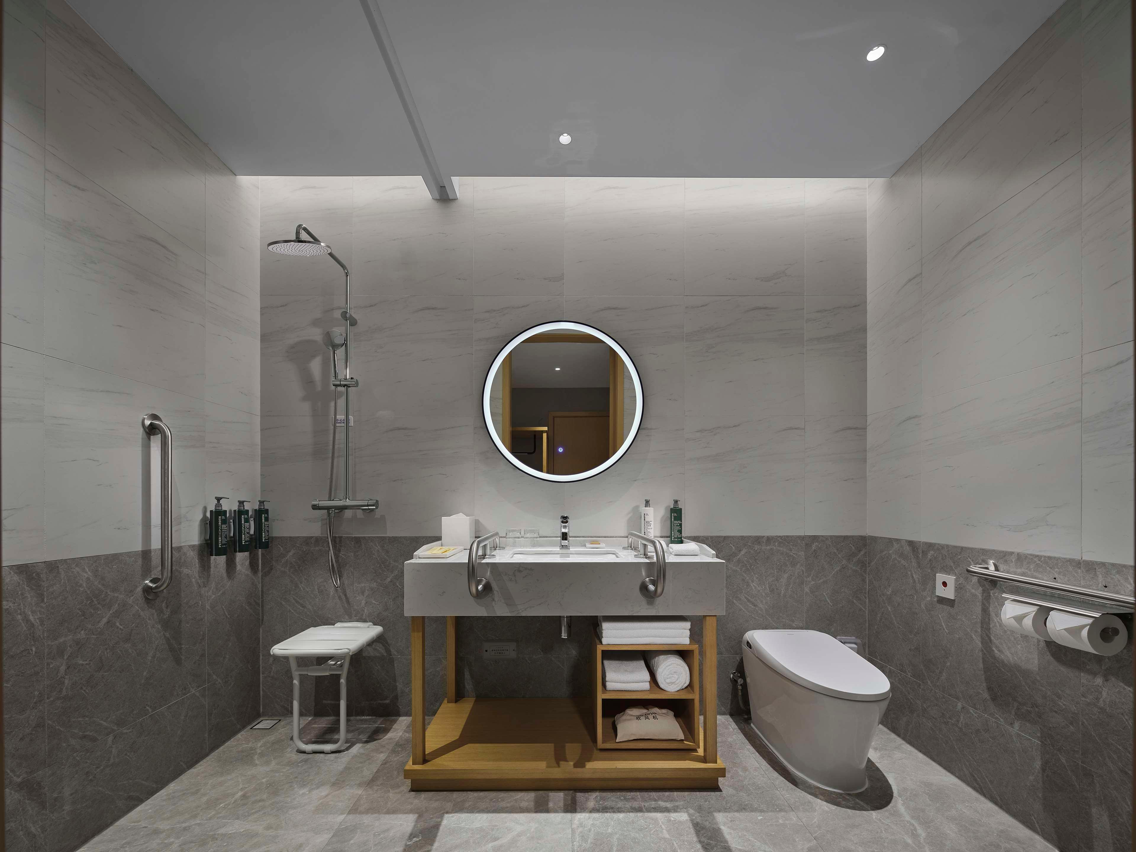 Double Accessible King Size Bed