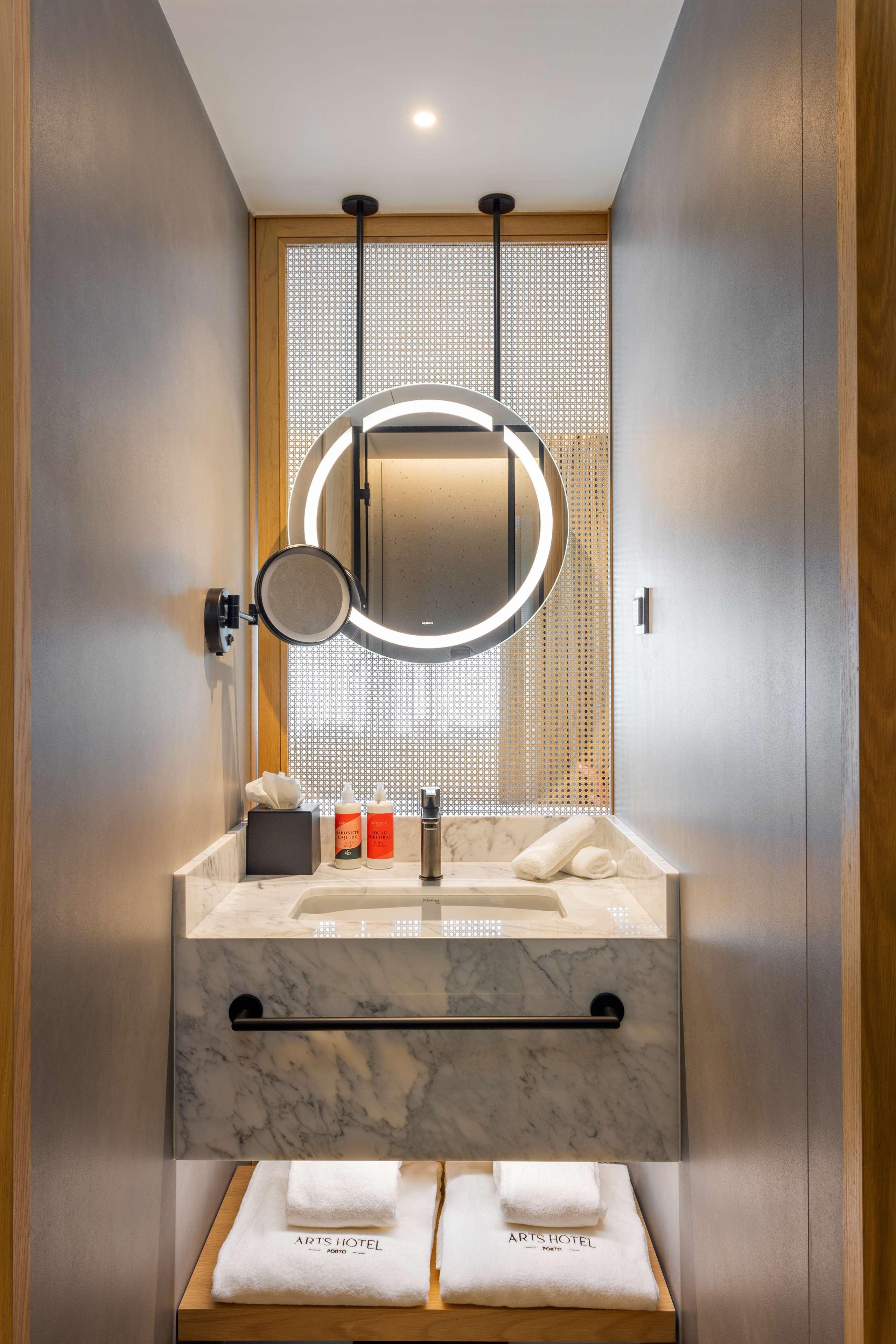 Room Guest Room Queen Bed