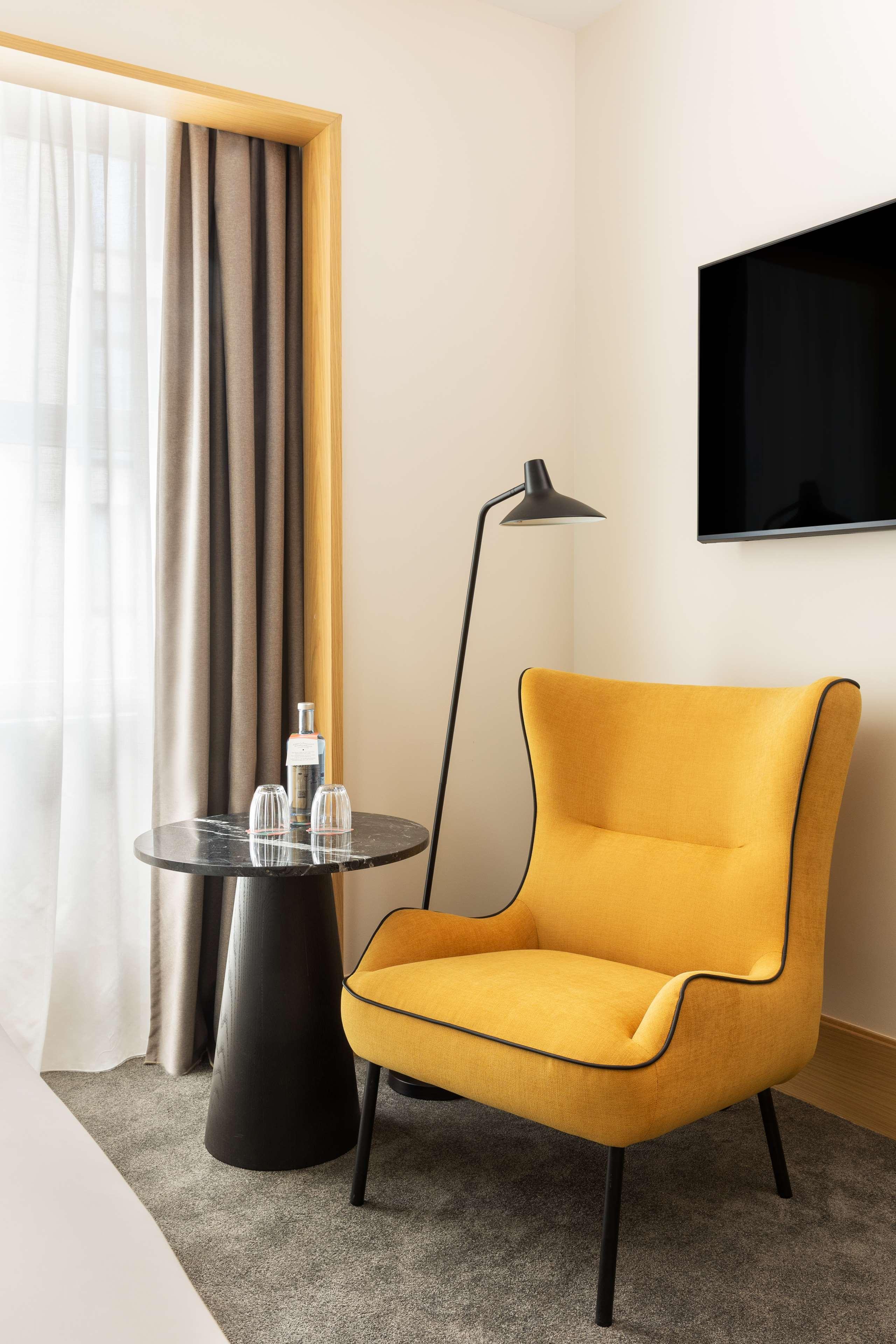 Room Guest Room Queen Bed