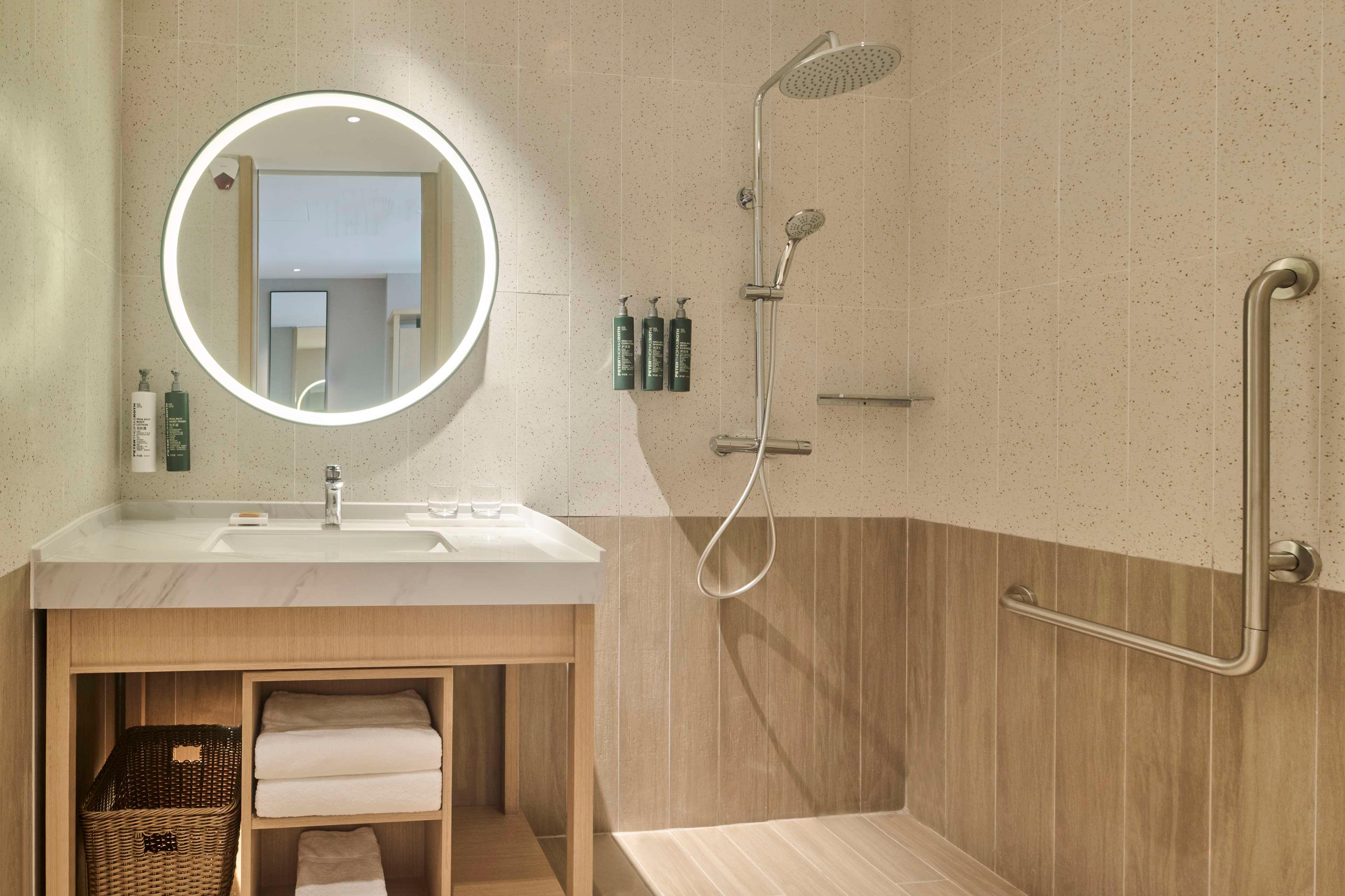 Double Accessible King Size Bed