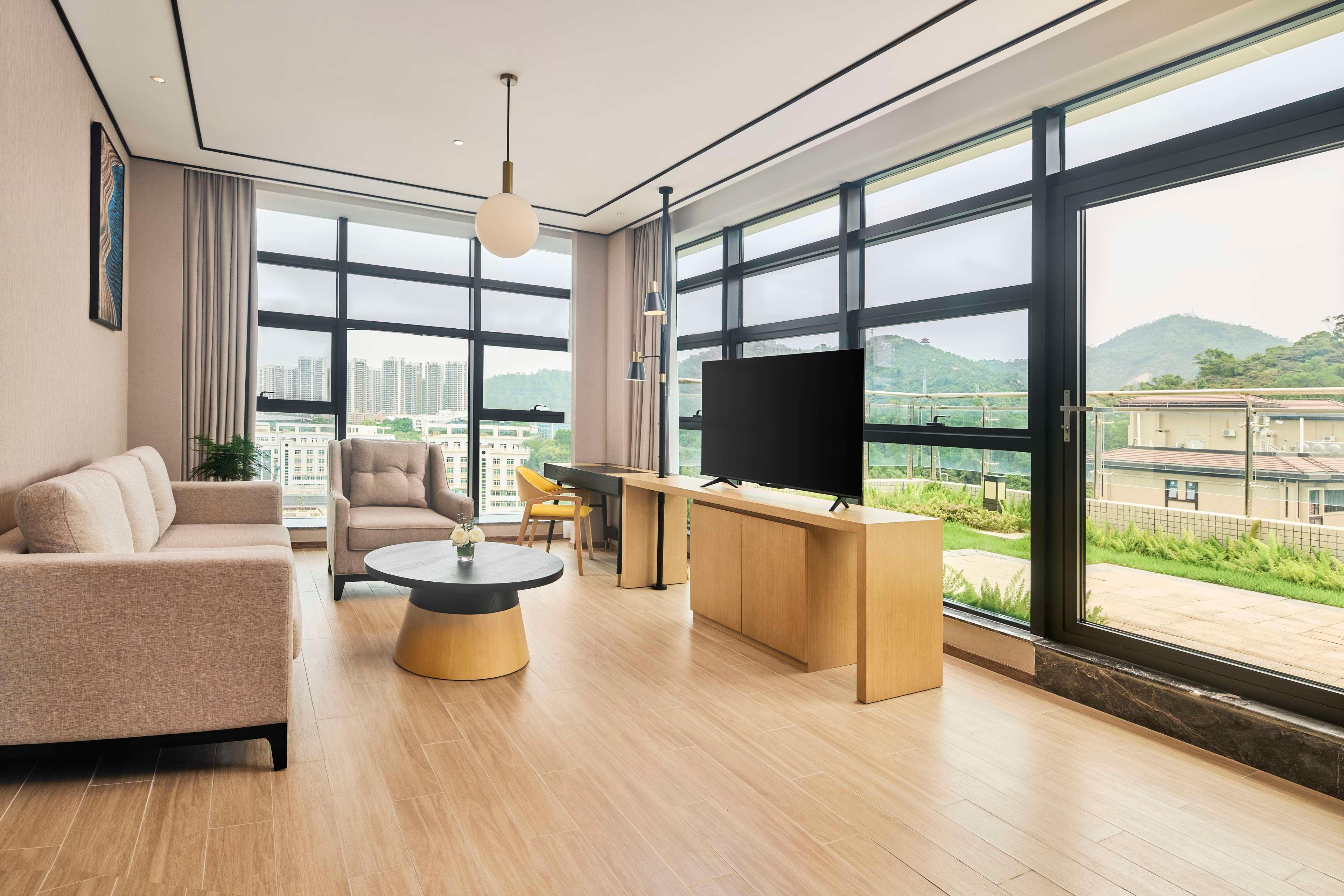 Suite Deluxe with Balcony