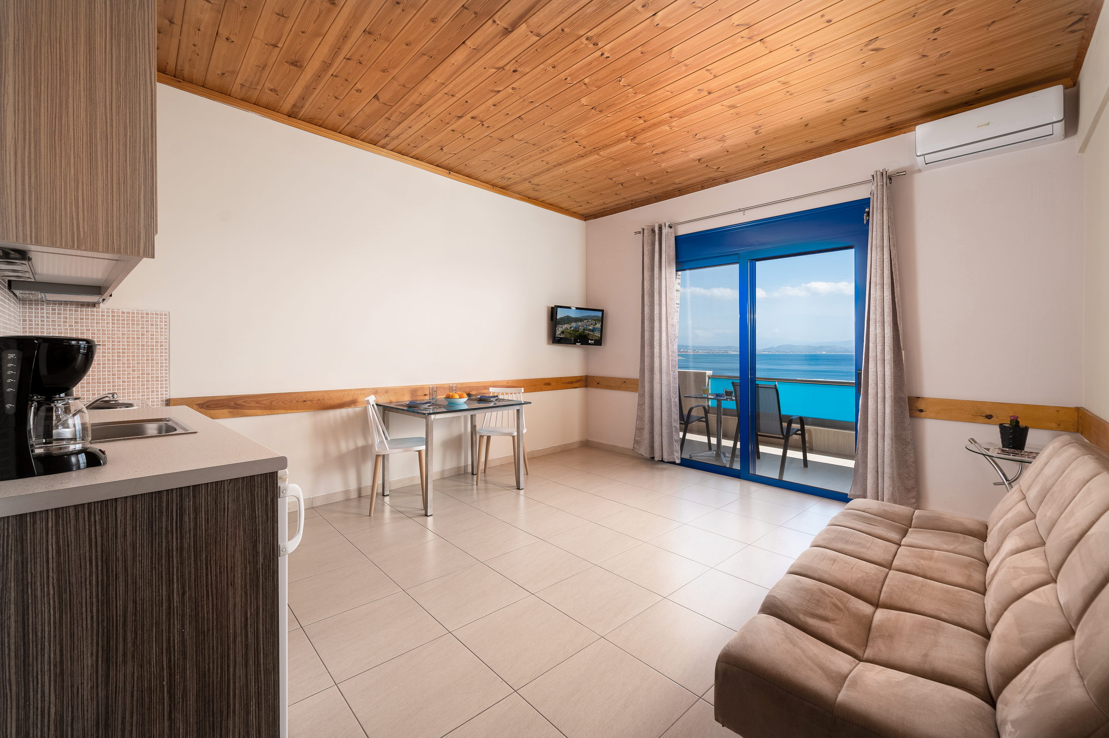 Junior Suite Side Sea View