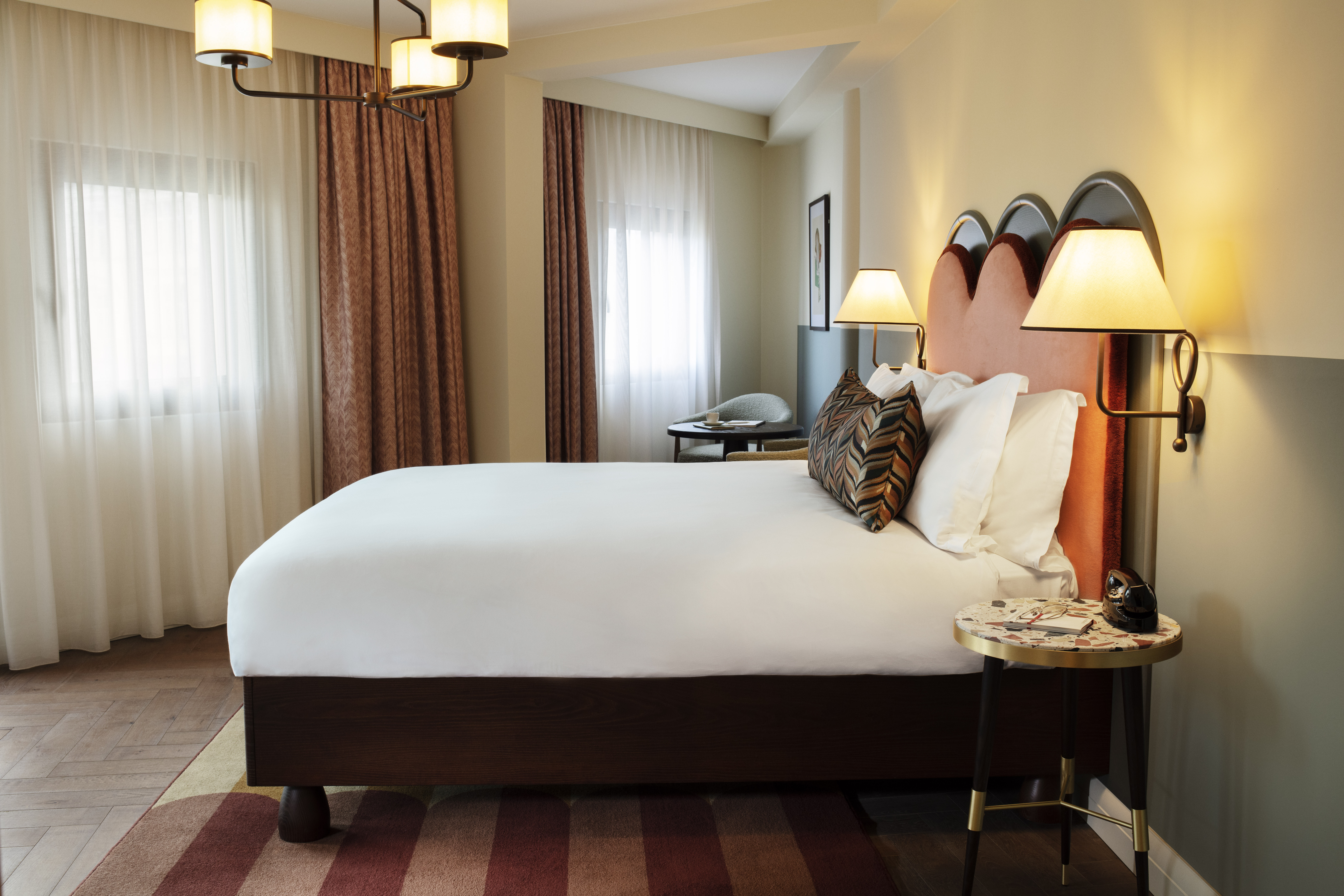 Double Deluxe One Bed