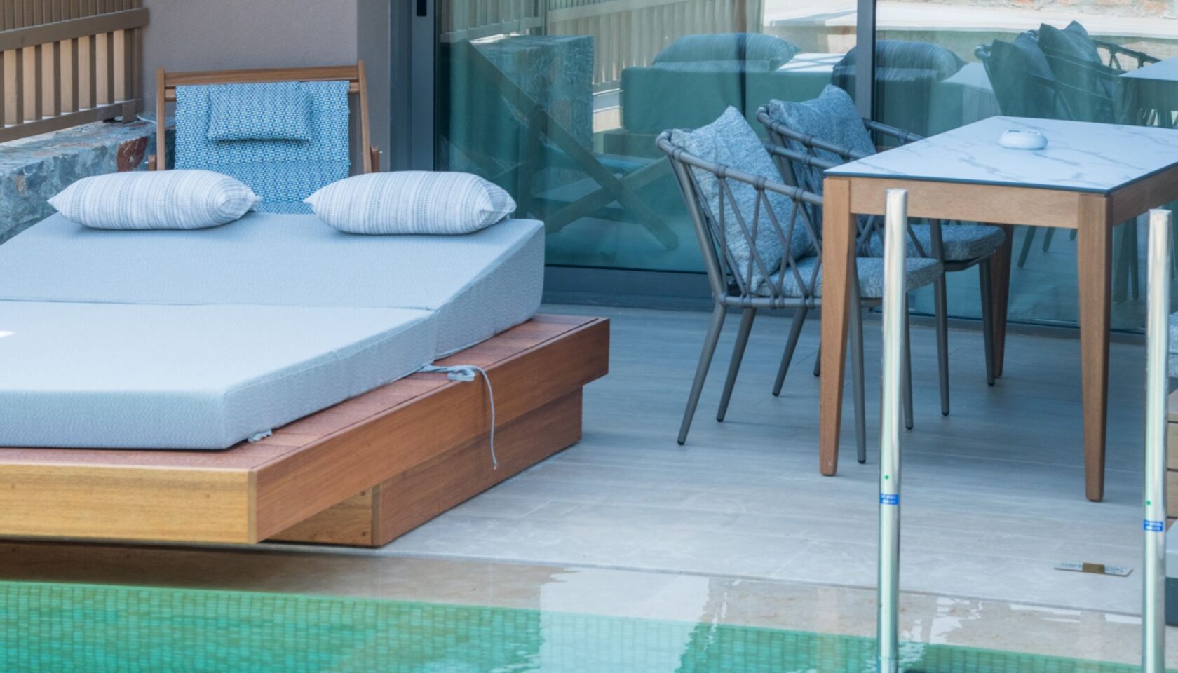 Double with Private Pool