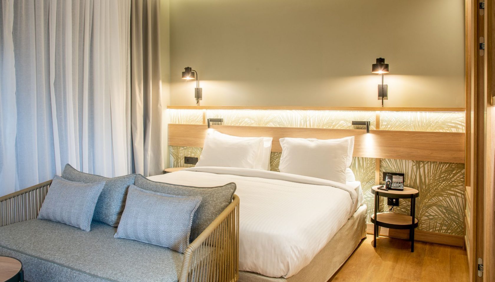 Double with Private Pool