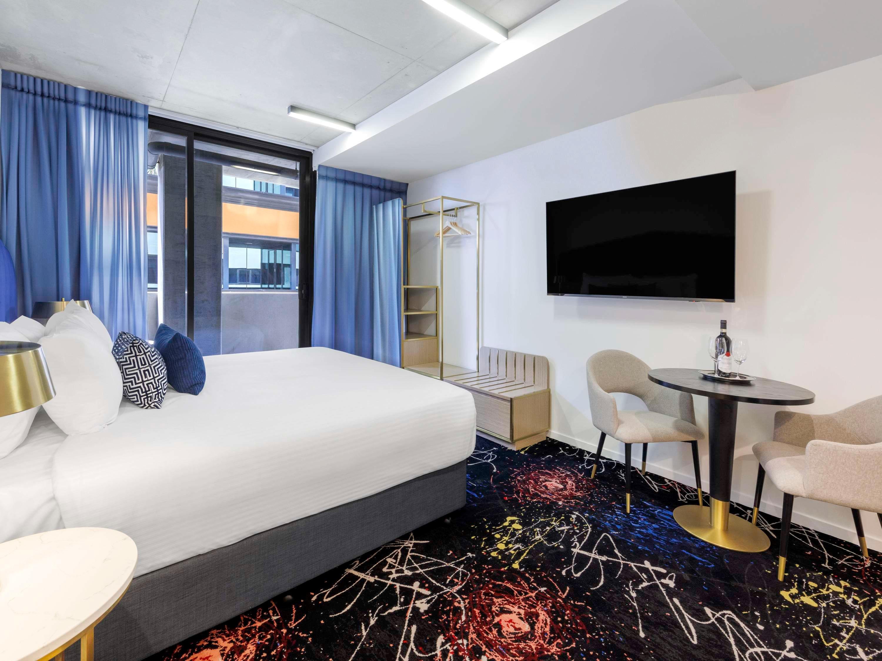 Suite Classic King Bed