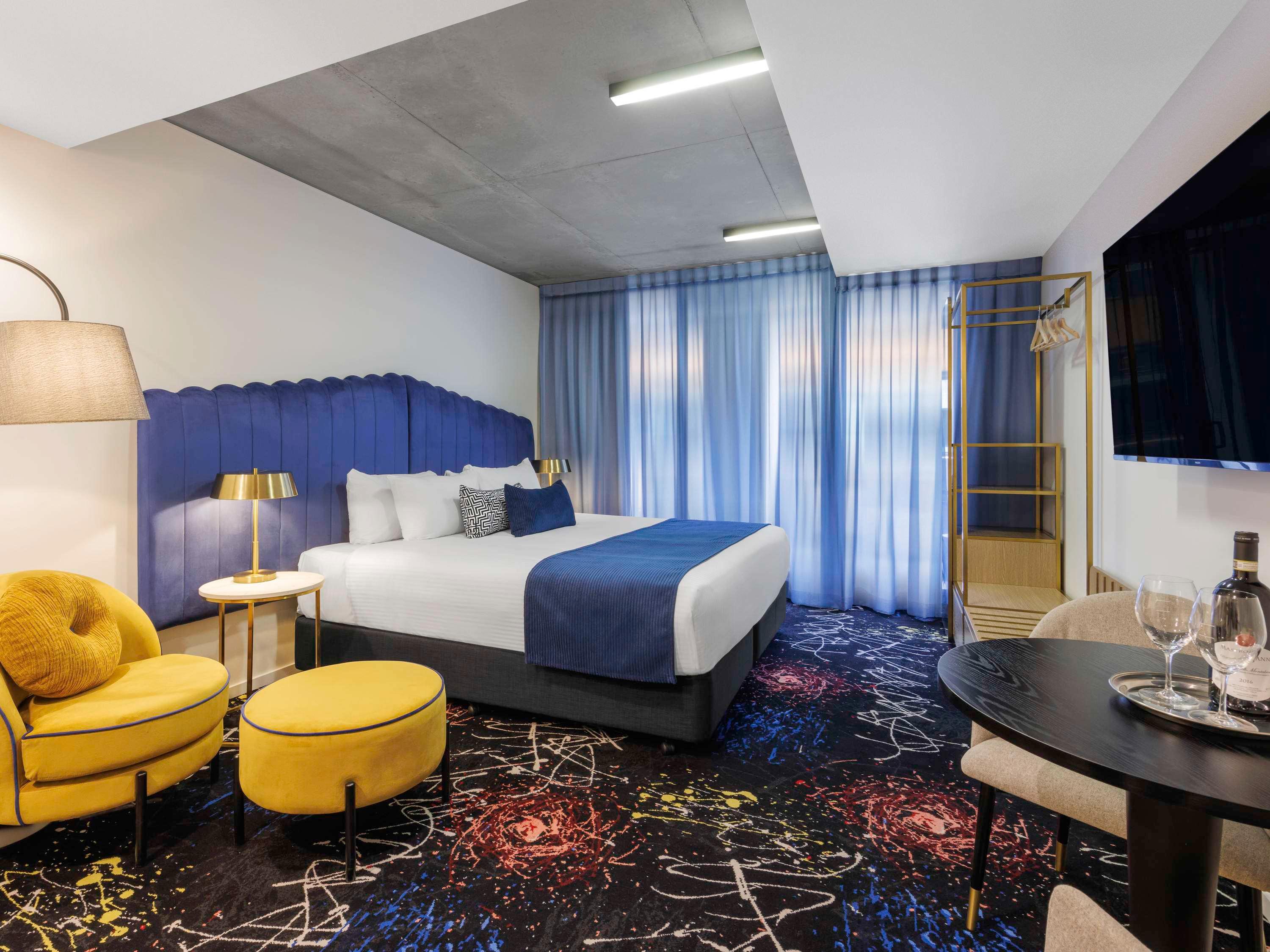 Suite Classic King Bed