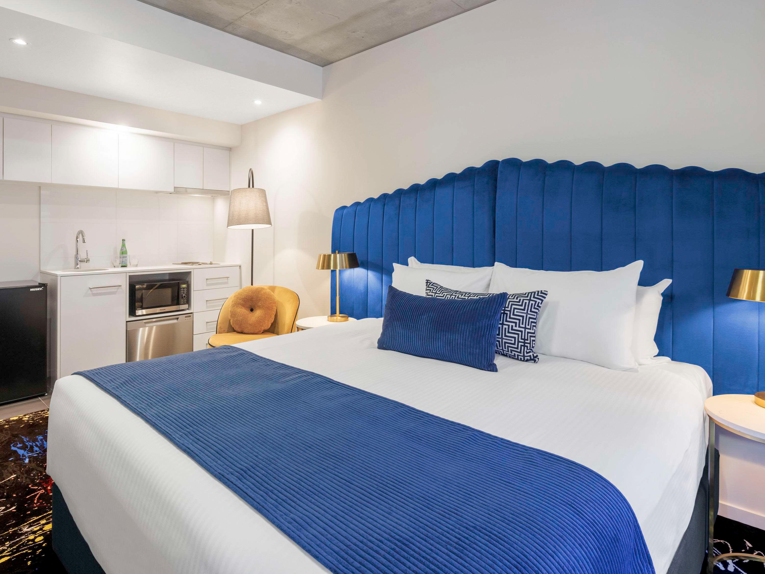 Suite Classic King Bed