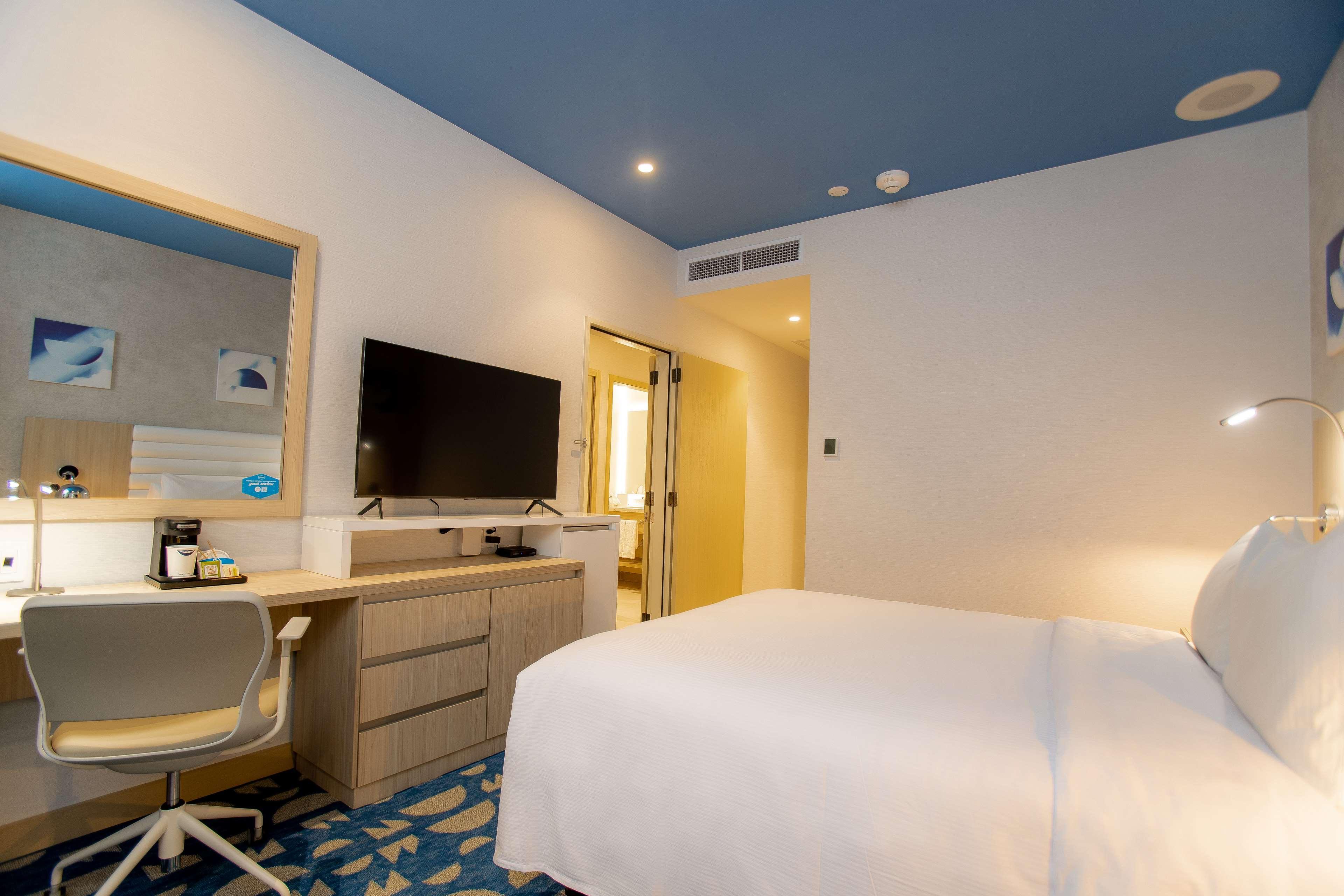 Room Queen Bed Non Smoking