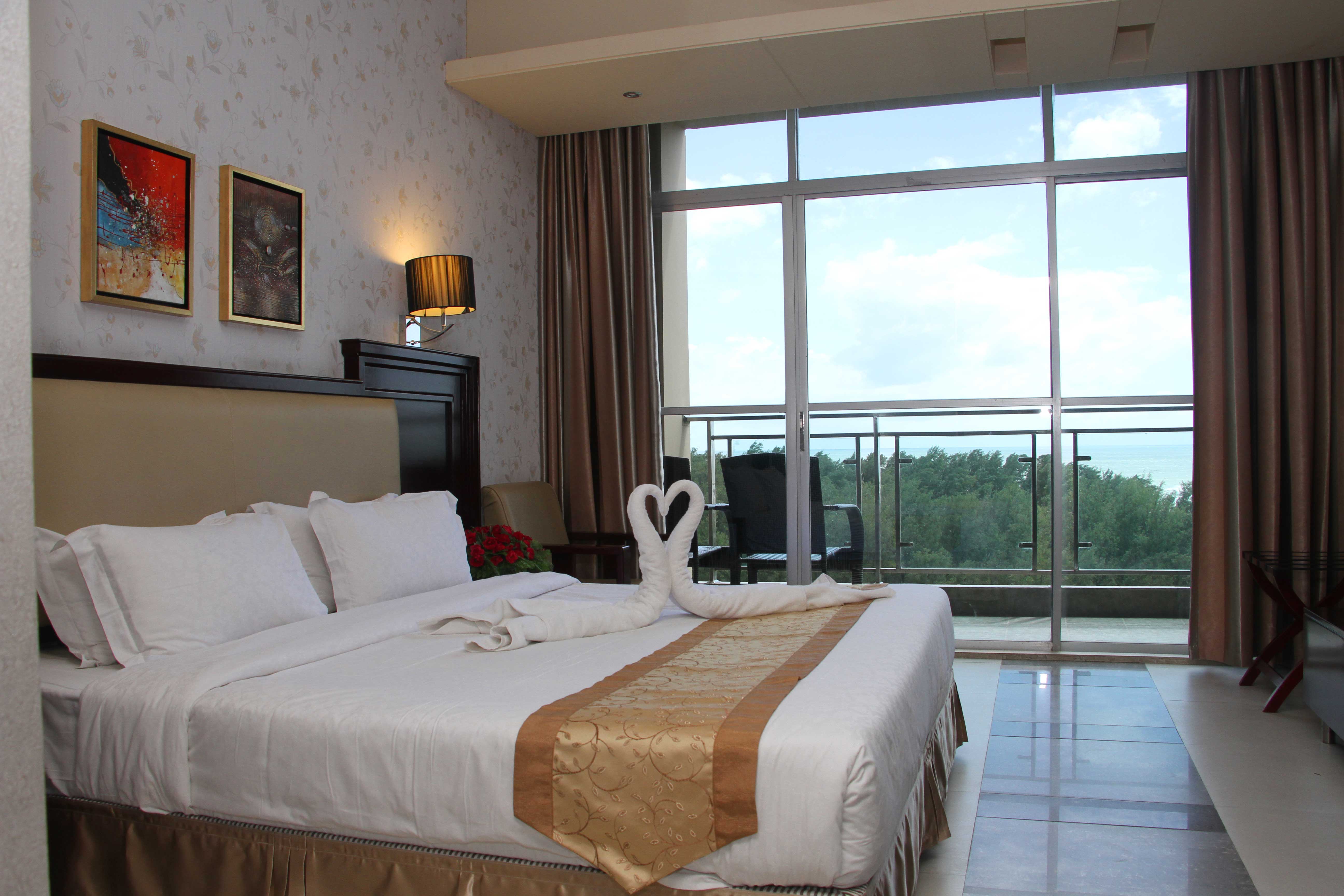 Double Deluxe Side Sea View