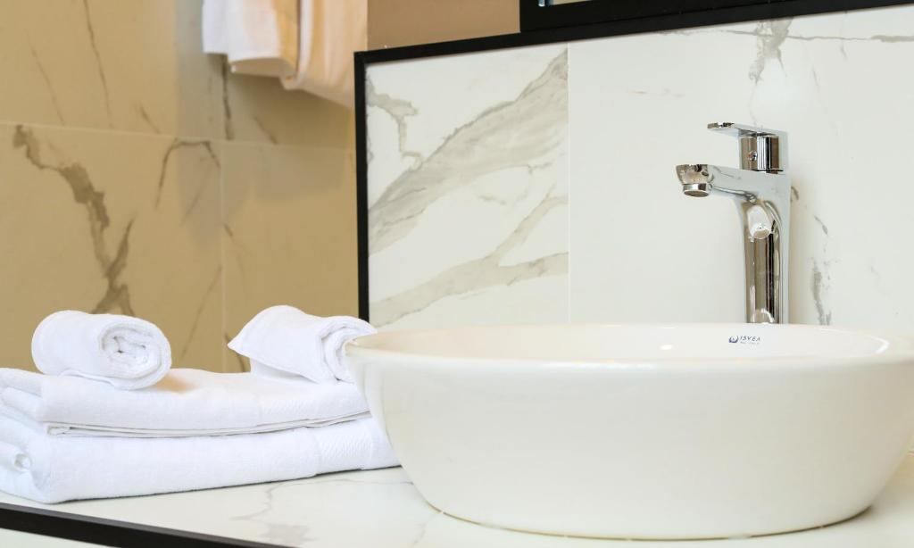 Double Deluxe One Bed