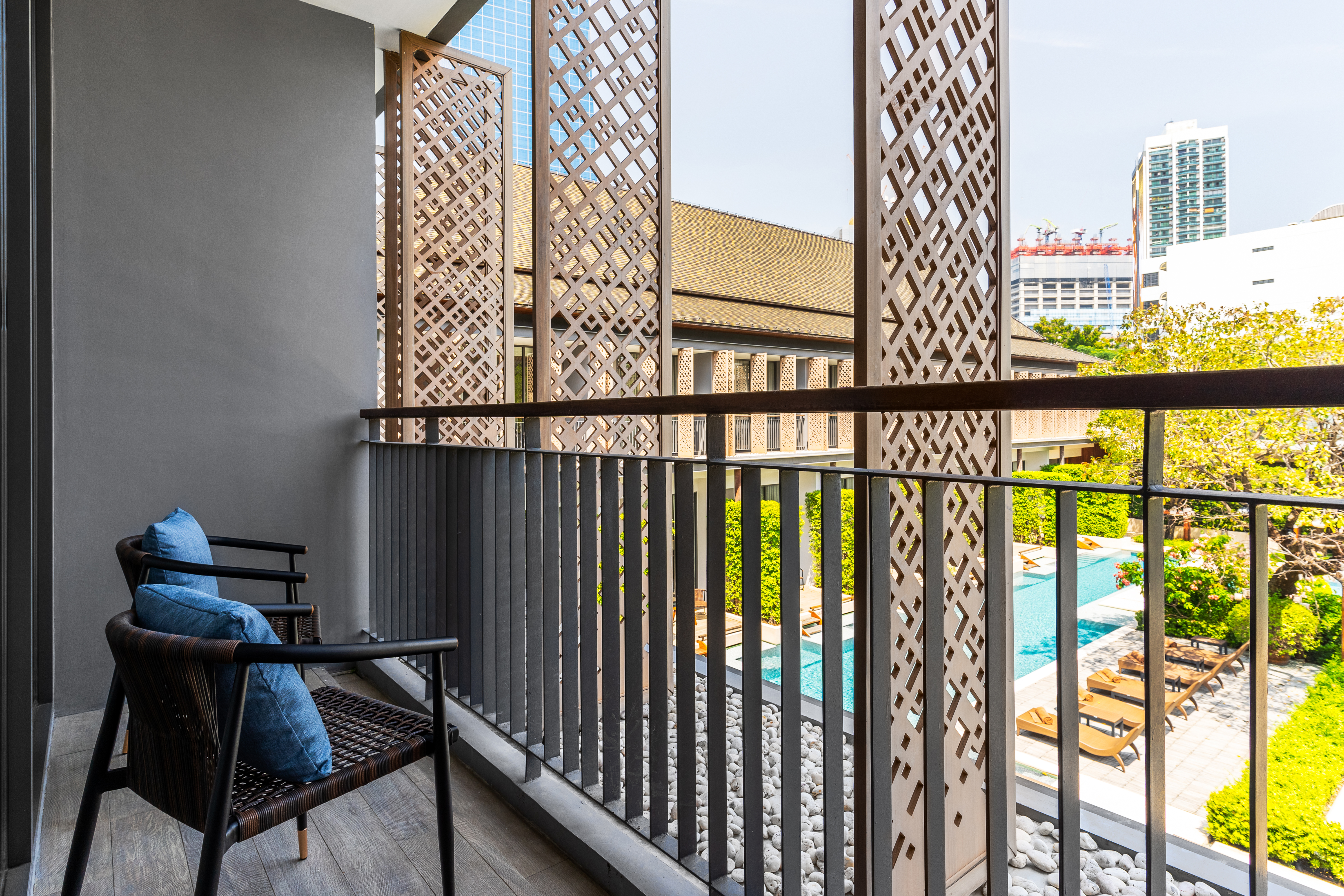 Twin Deluxe Pool View