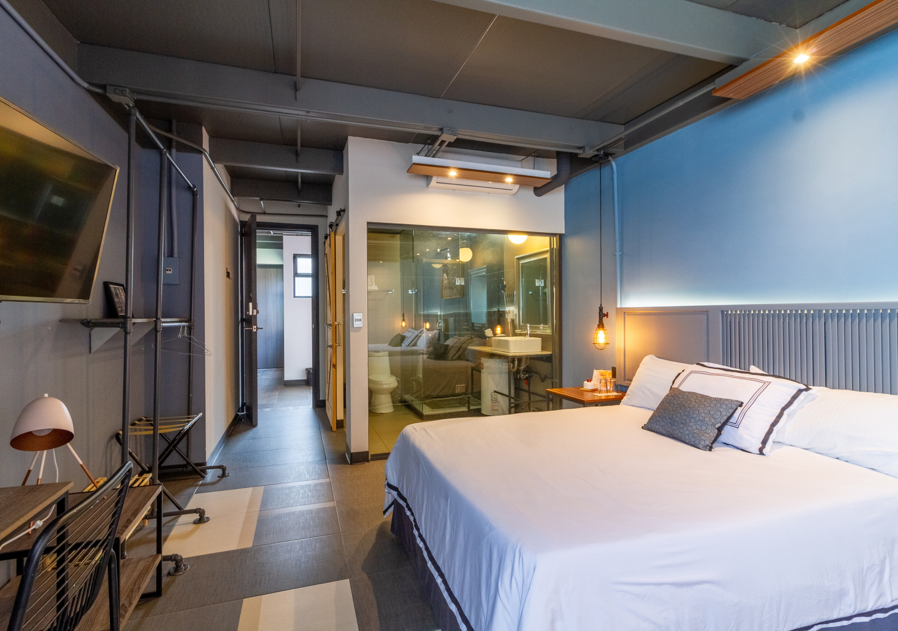 Double Queen Size Bed