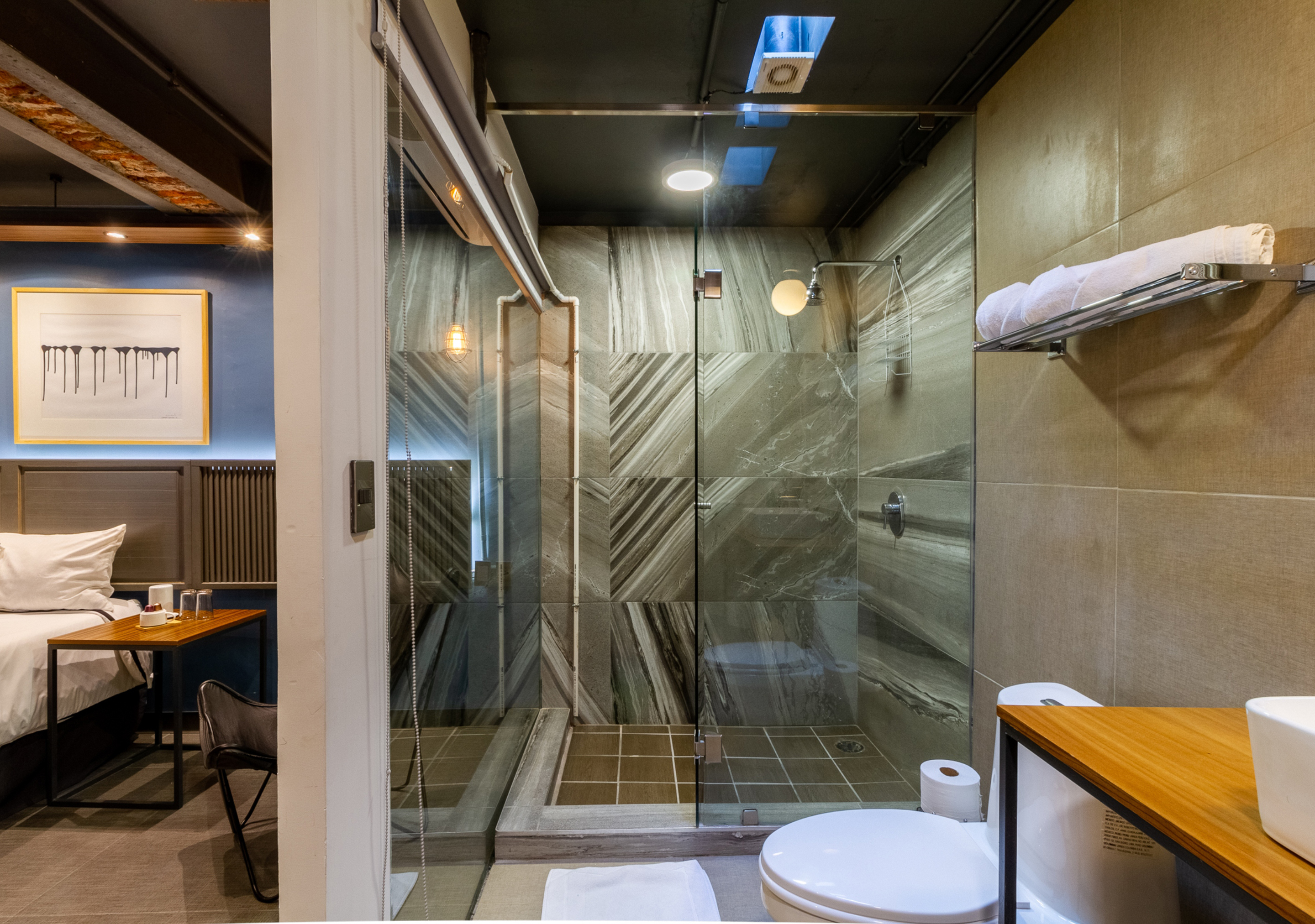 Double Queen Size Bed