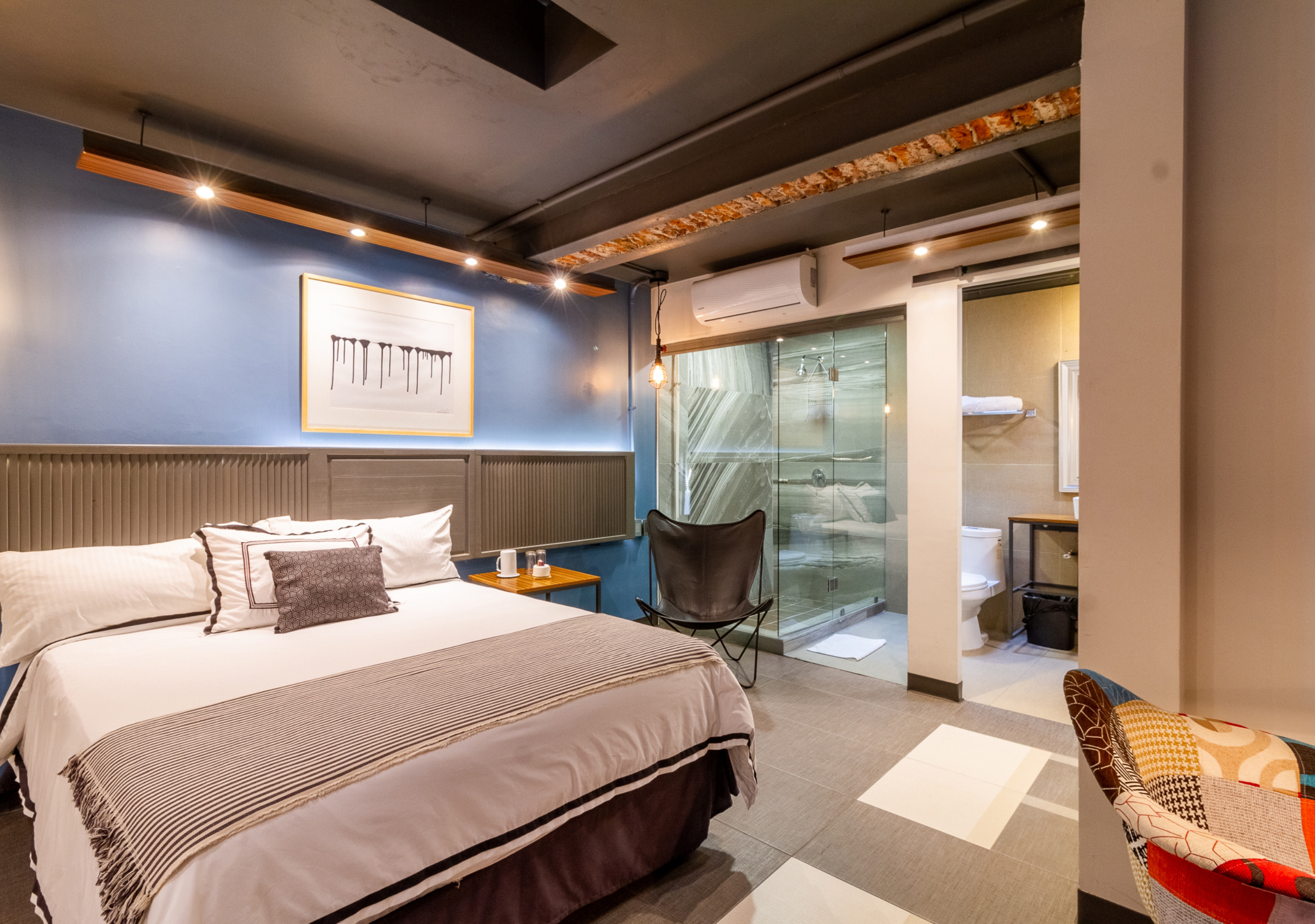 Double Queen Size Bed