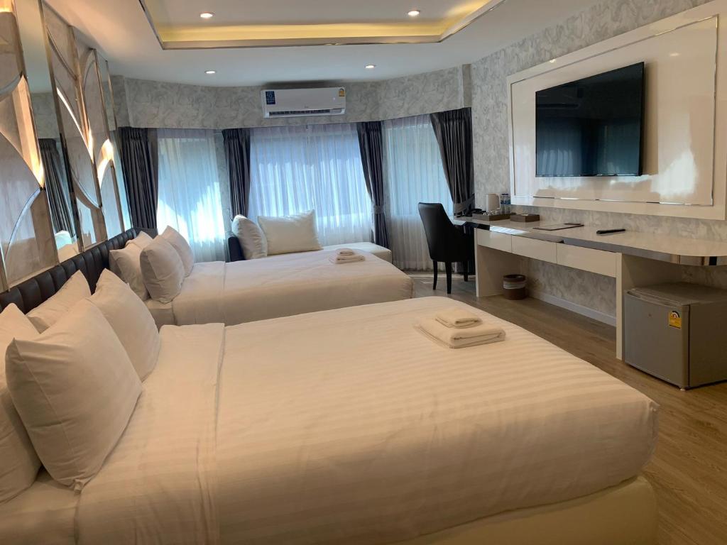 Suite King Size Bed