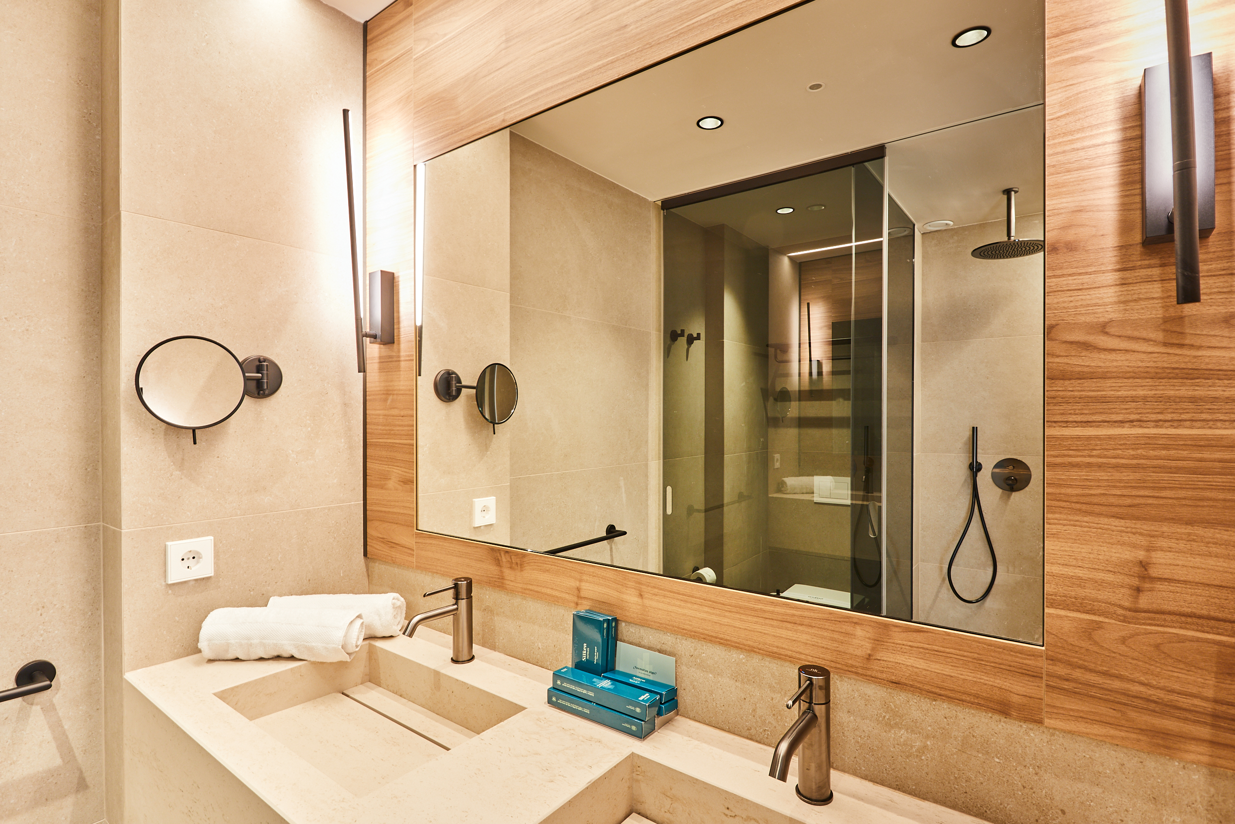 Double or Twin Standard