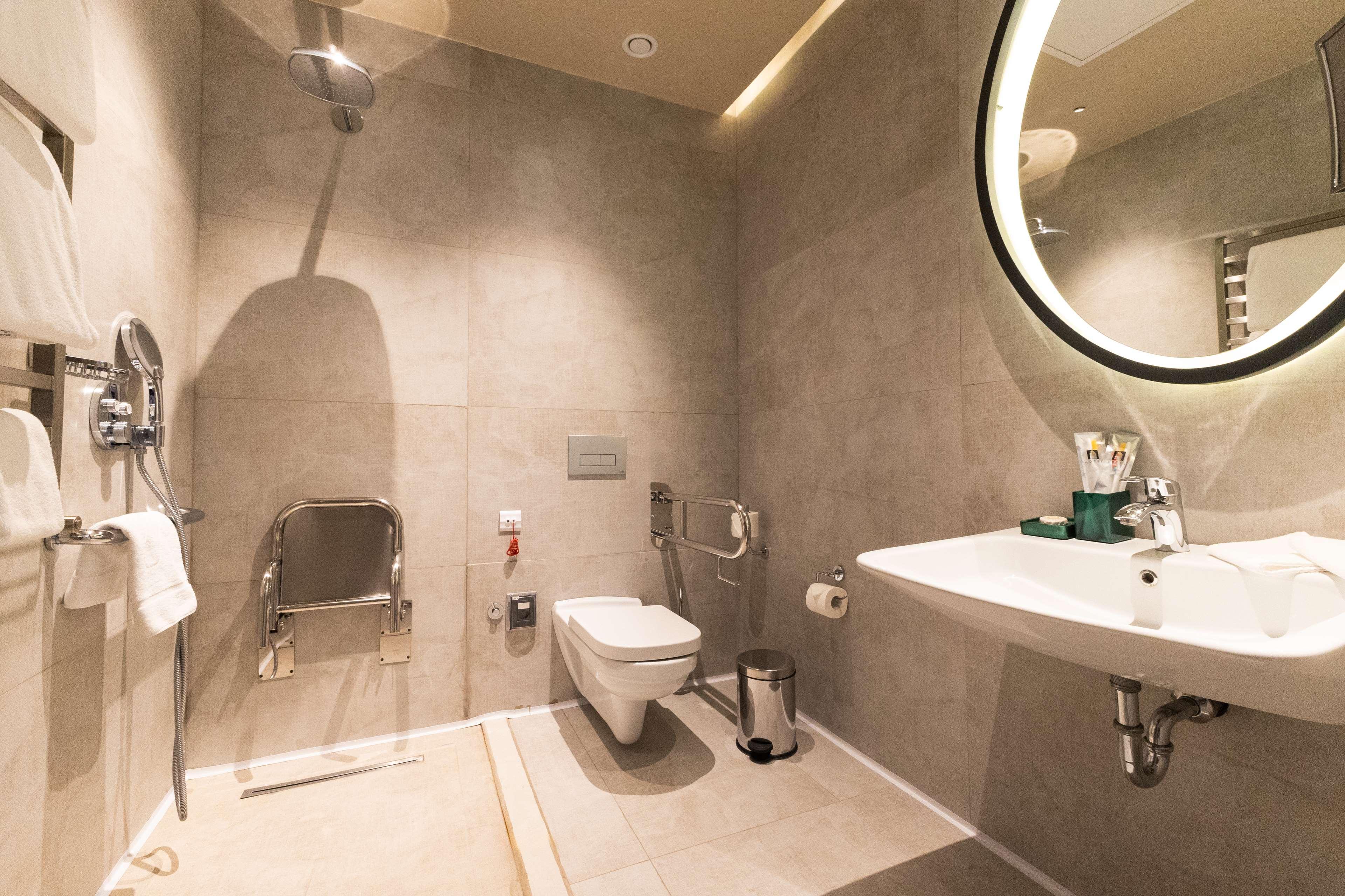 Double Accessible King Size Bed