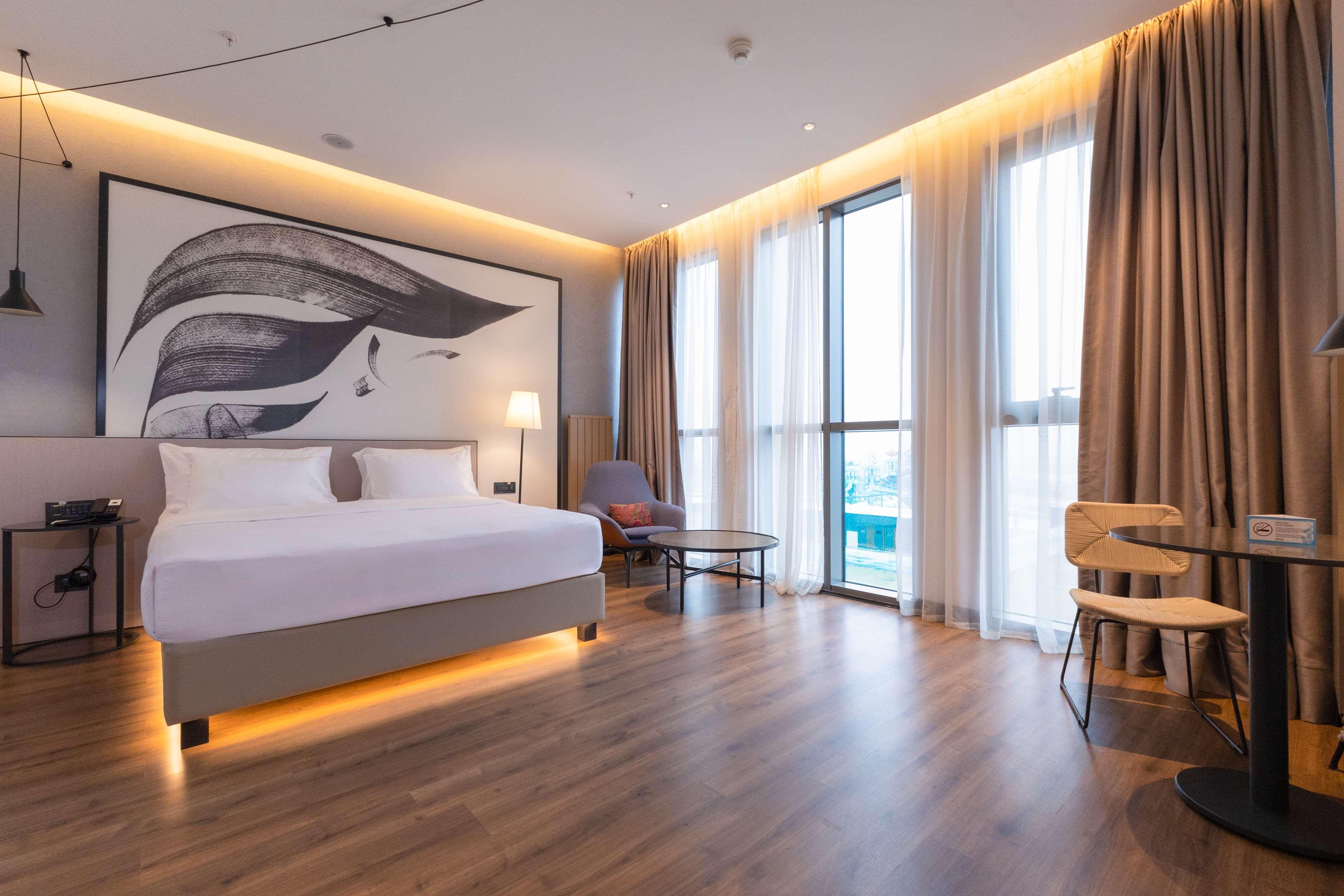 Double Accessible King Size Bed